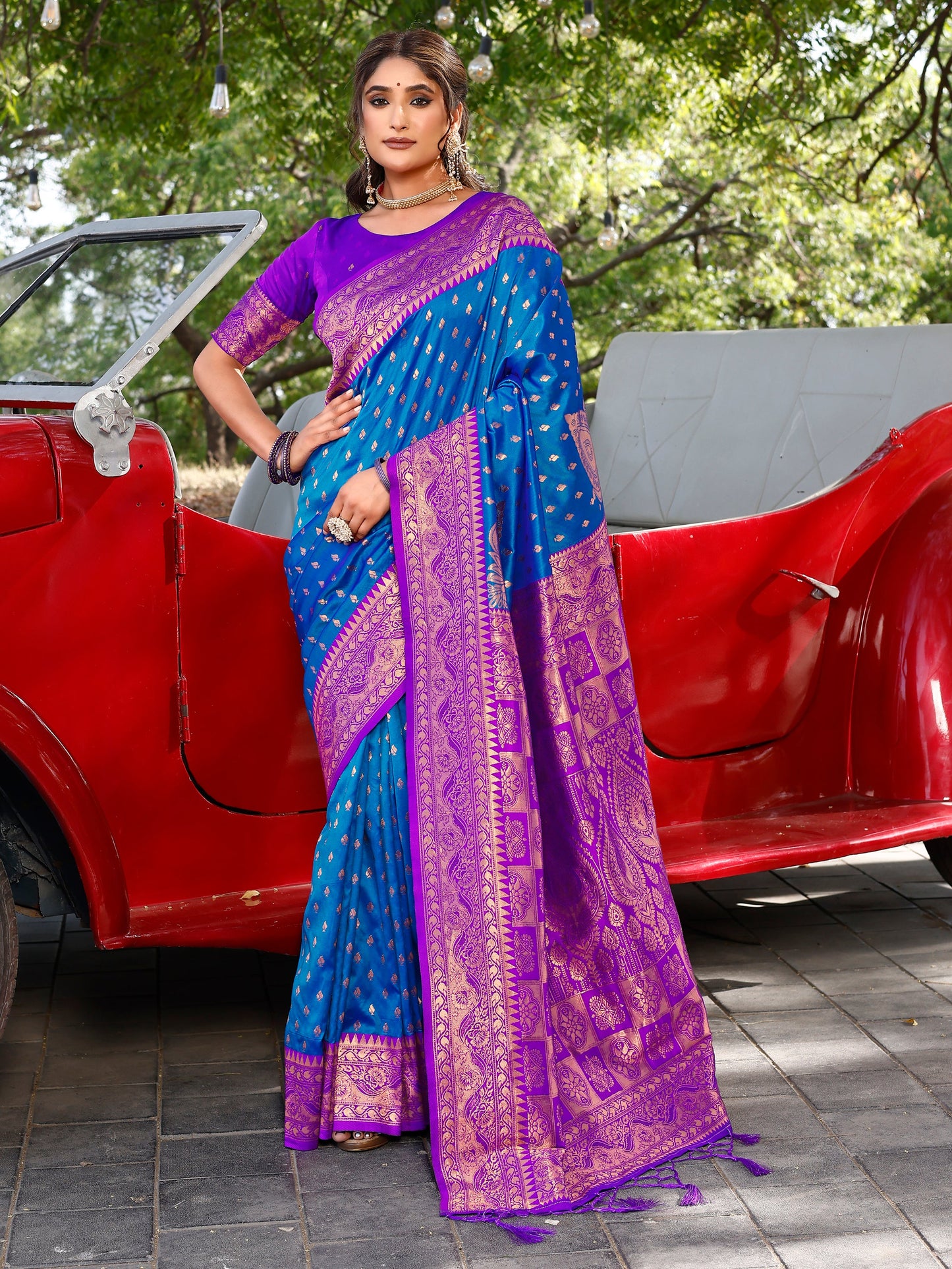 Excellent Sea Blue and Coral Silk Saree with Intricate Zari Work