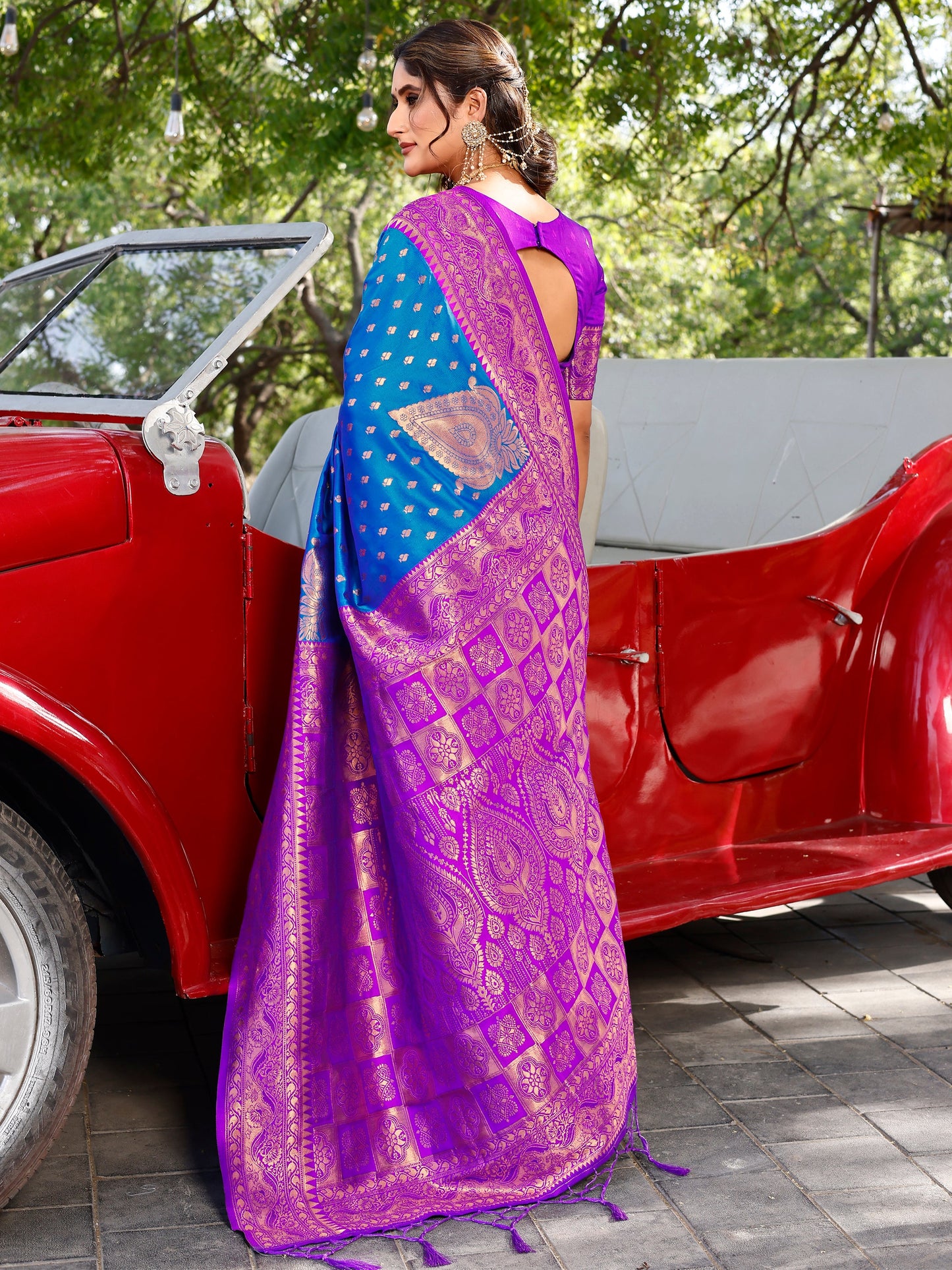 Excellent Sea Blue and Coral Silk Saree with Intricate Zari Work