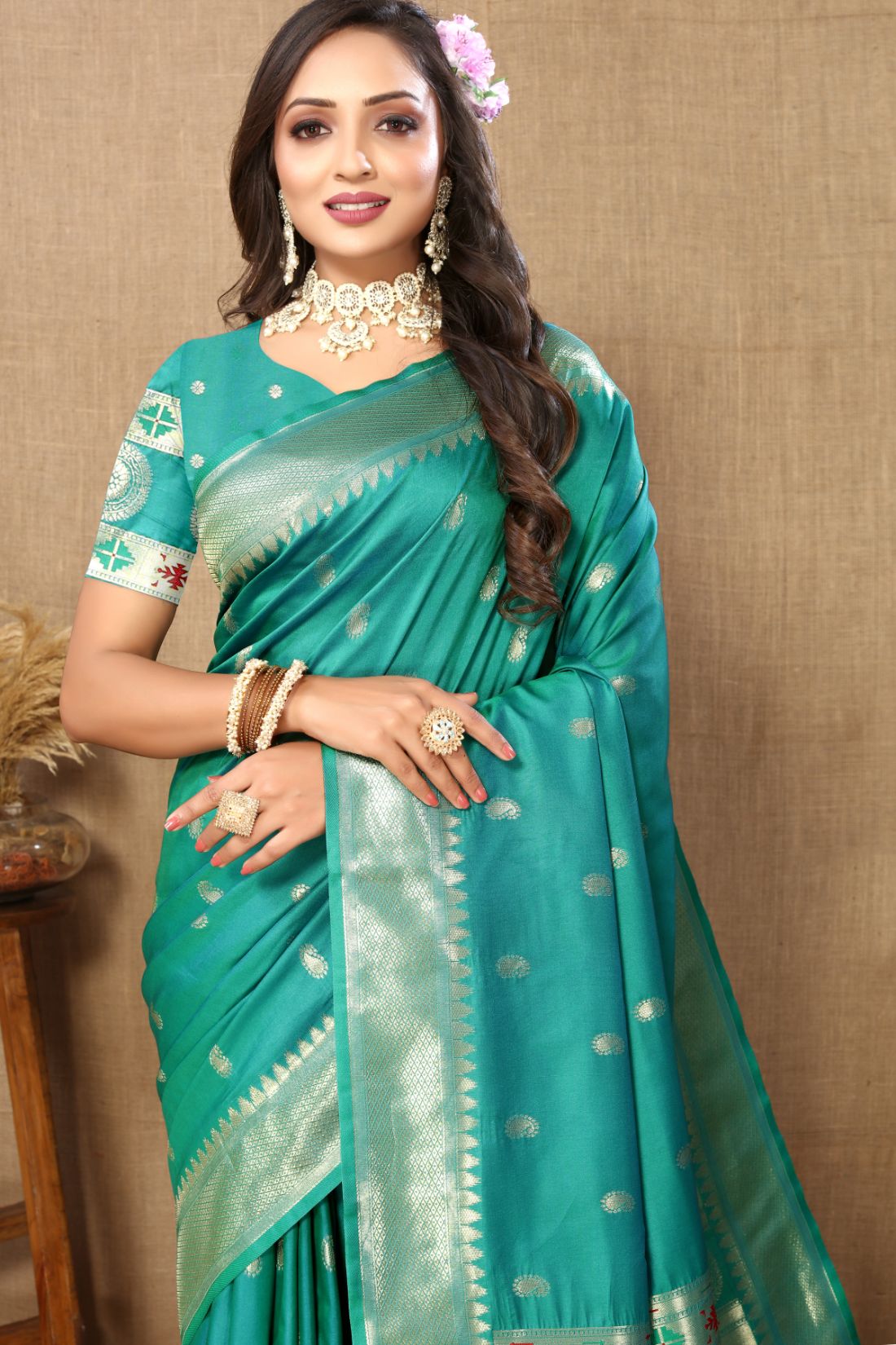 Soft Paithani silk saree with zari weawing design and Rich Meenakari weawing Pallu with zari weawing border & tessels attach at Pallu end , Blouse :- Silk weawing Blouse piece