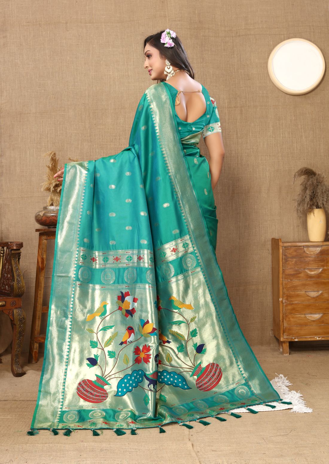 Soft Paithani silk saree with zari weawing design and Rich Meenakari weawing Pallu with zari weawing border & tessels attach at Pallu end , Blouse :- Silk weawing Blouse piece