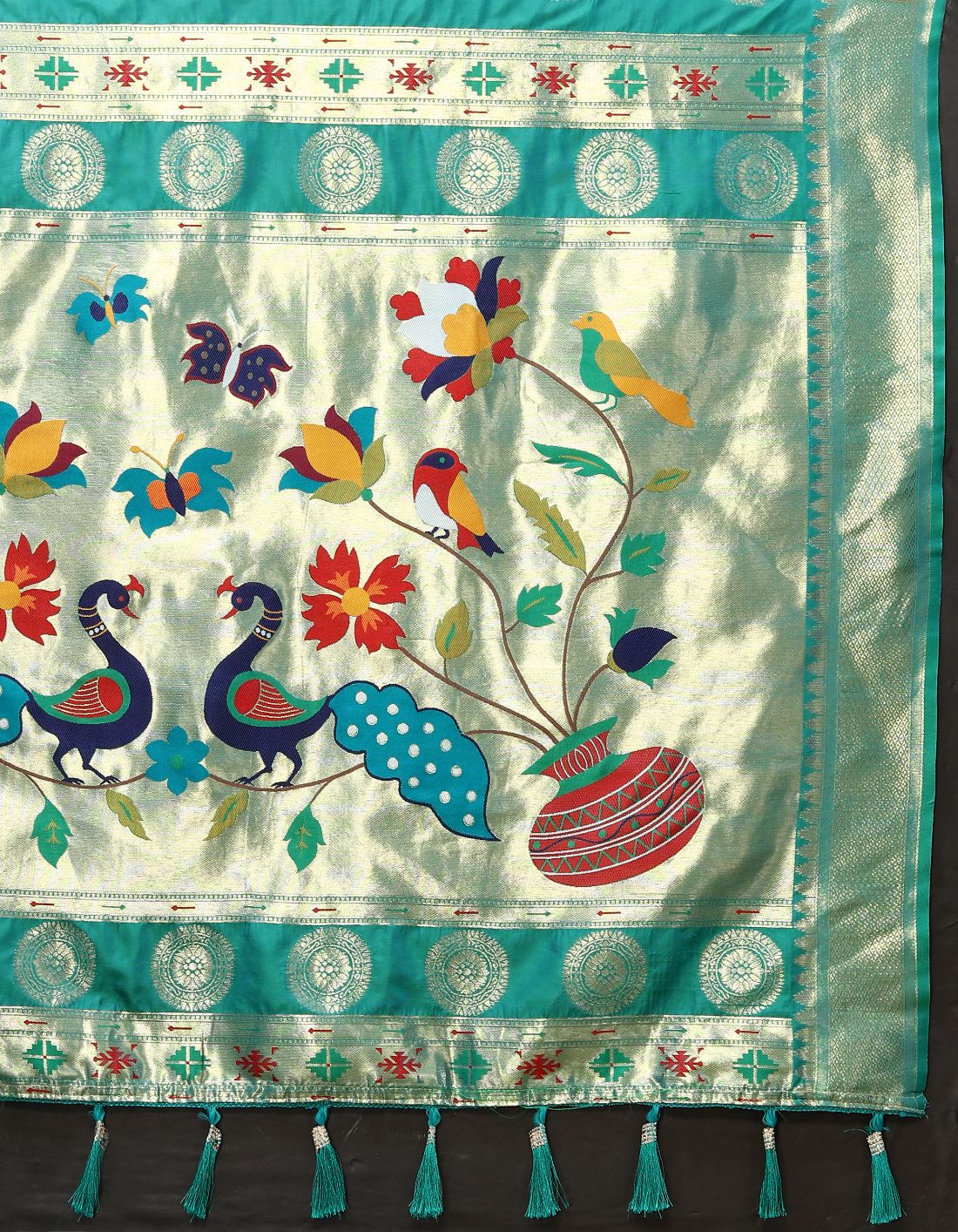 Soft Paithani silk saree with zari weawing design and Rich Meenakari weawing Pallu with zari weawing border & tessels attach at Pallu end , Blouse :- Silk weawing Blouse piece