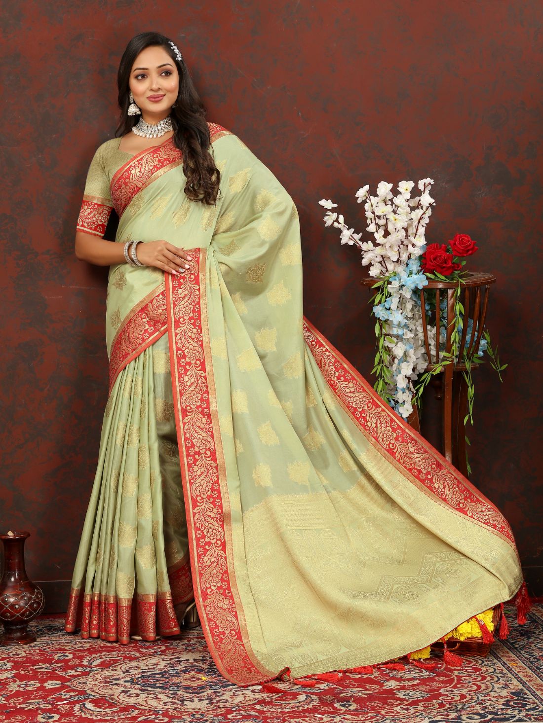 Light Green Soft Cotton Silk Saree with Zari Weawing Design and Rich Zari Weawing Pallu with Contrast Border & Tessels attach in Pallu with Unstiched Blouse Pieces.