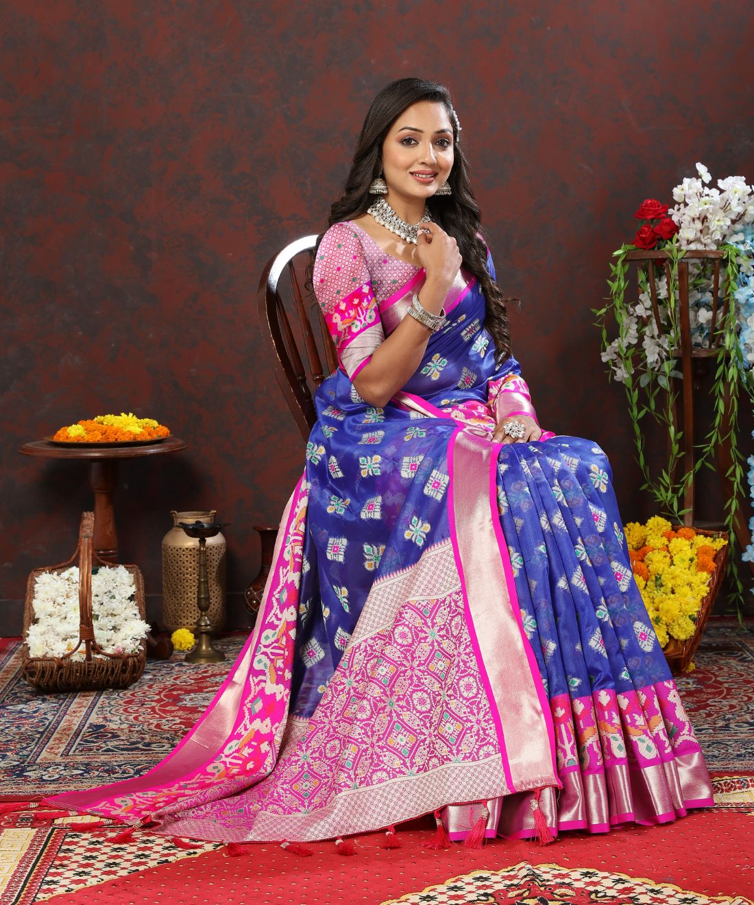 Royal Blue & Pink Color Women’s Zari Woven Designer Soft Organza Silk Saree and Rich Pallu Weawing Unstitched Blouse With Blouse Piece.