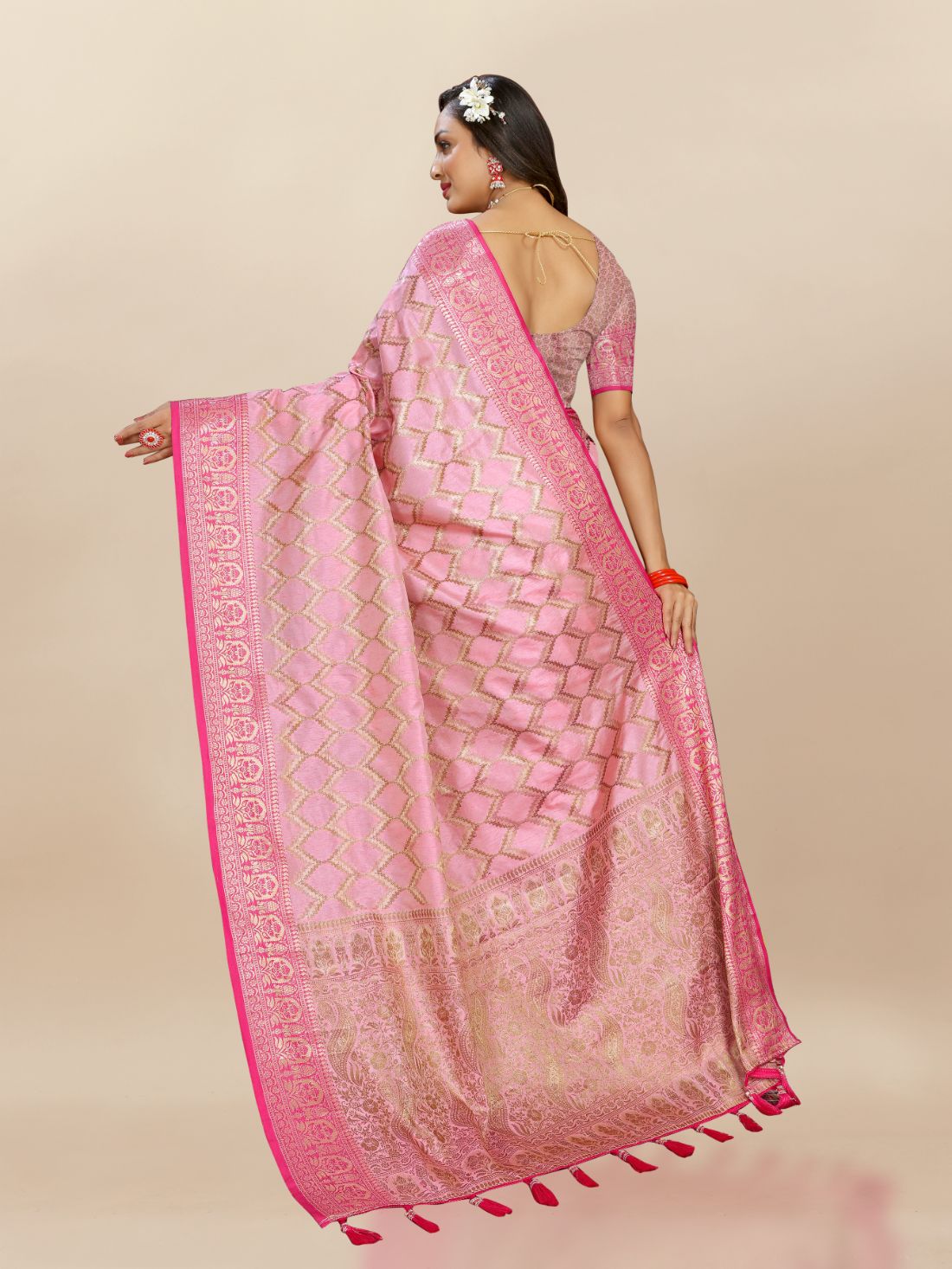 Pink Color Soft katan silk saree with copper zari weawing design and Rich Zari weawing Pallu with Unstiched Blouse piece.