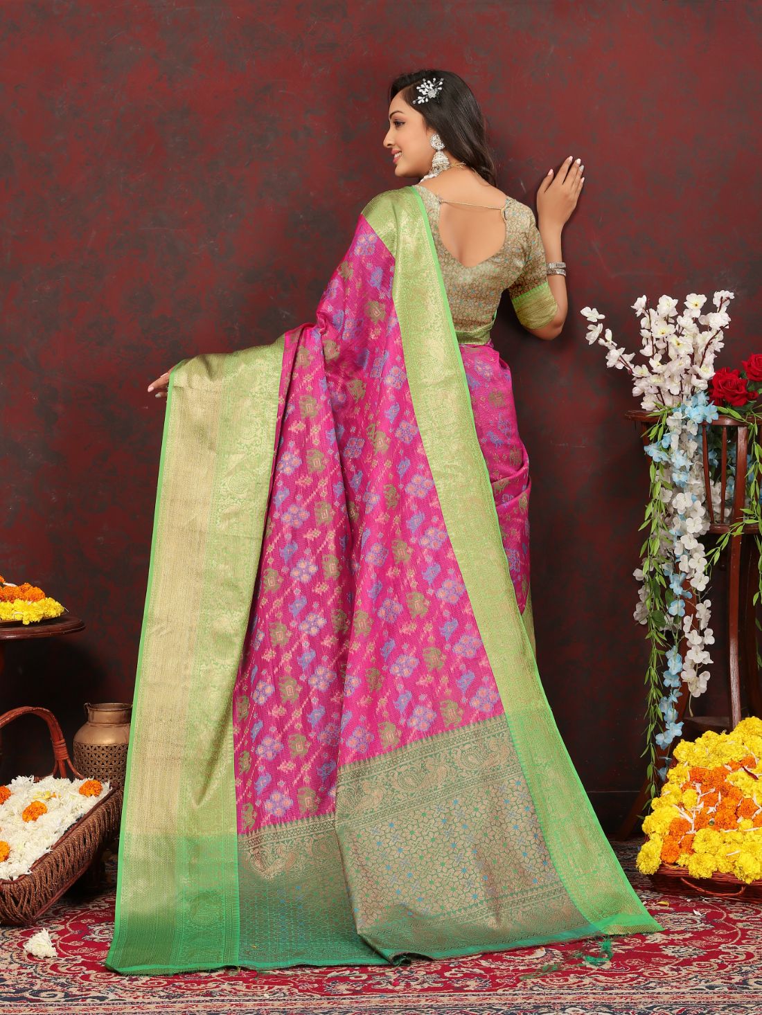 Pink Color Soft Cotton Silk Saree With Meenakari Weawing Design And Rich Zari Weawing Pallu And Contras Border With Unstiched Blouse Piease.