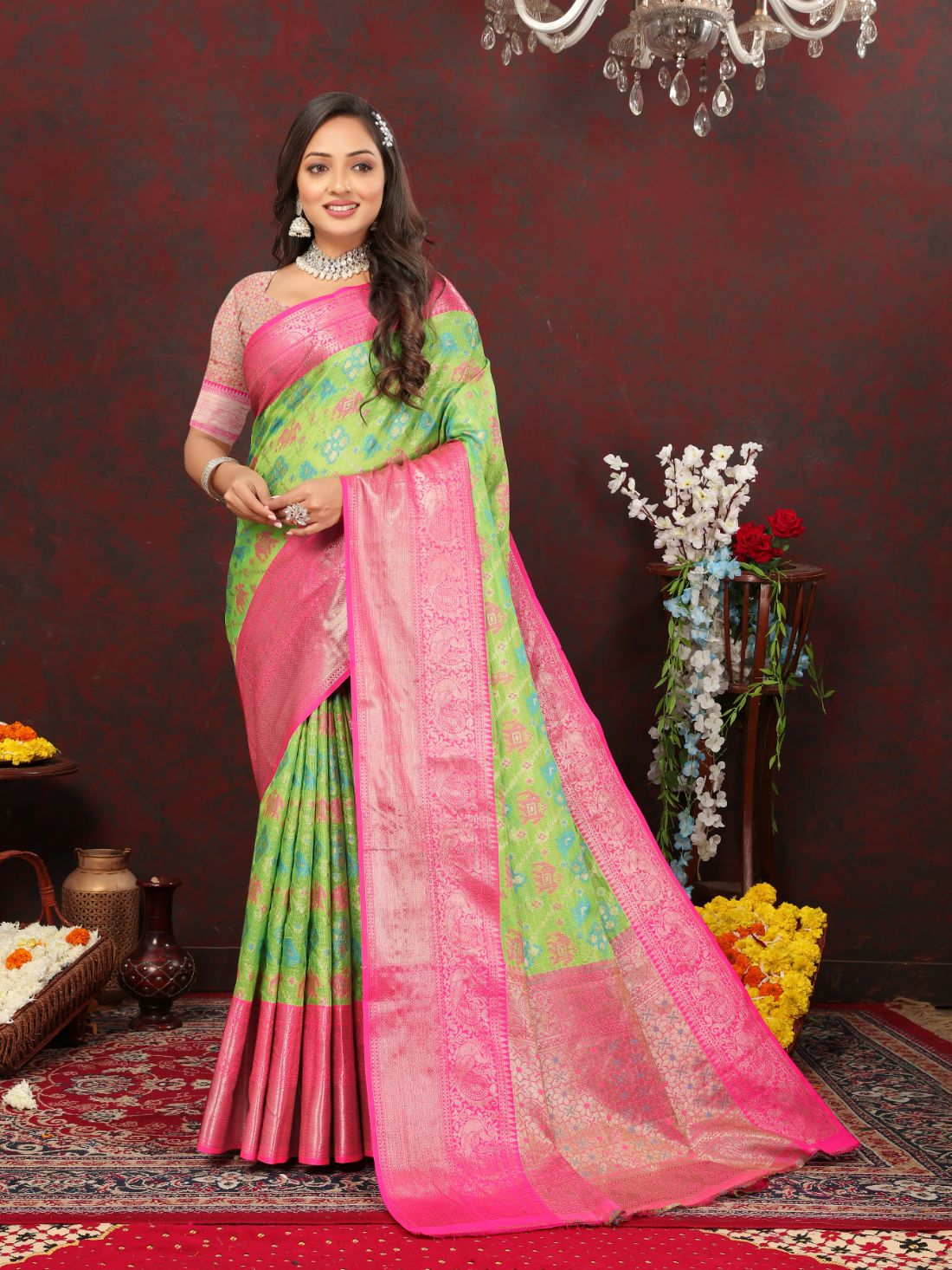 Light Green Color Soft Cotton Silk Saree With Meenakari Weawing Design And Rich Zari Weawing Pallu And Contras Border With Unstiched Blouse Piease.