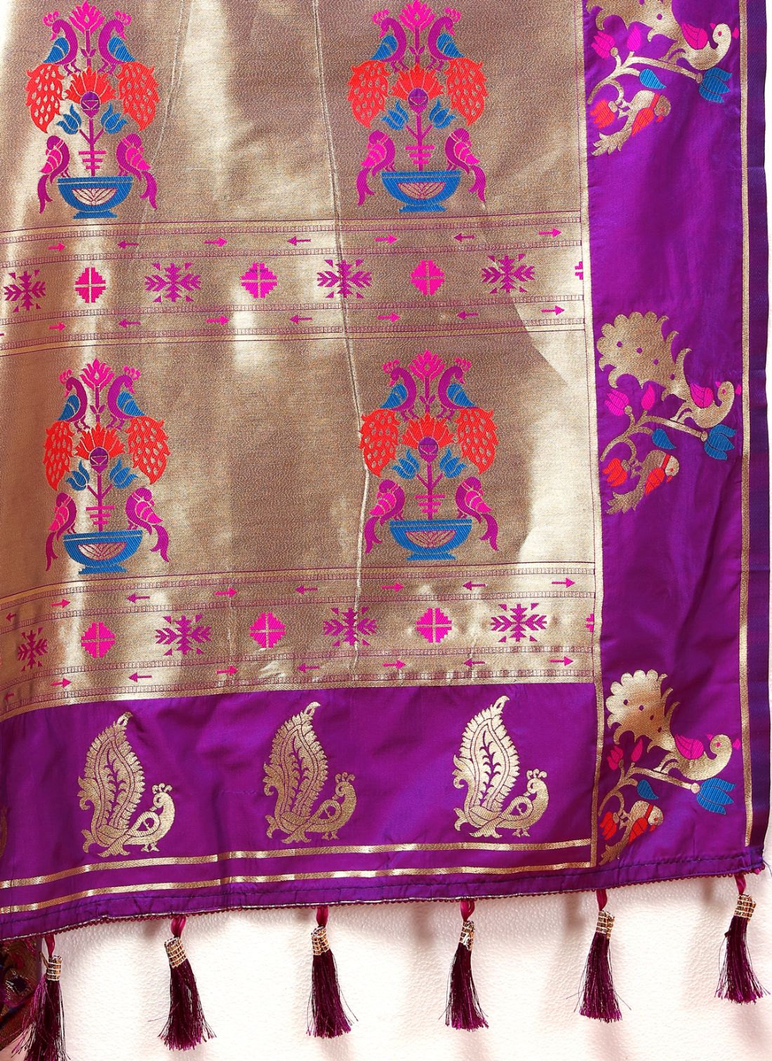 Light Purple Color Zari Woven Soft Paithani Silk Sarees With Rich Weaving Pallu with tassels.