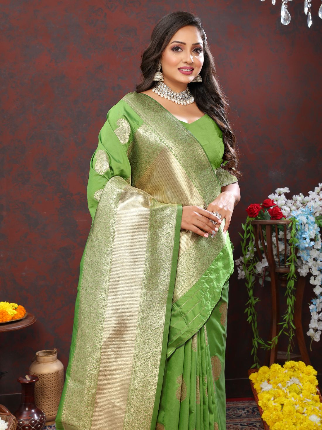 Light Green Color Exclusive Soft Silk Zari Woven Work With Rich Pallu and Contrast Border With Tessels Women's Saree with Unstiched Blouse Pieces.