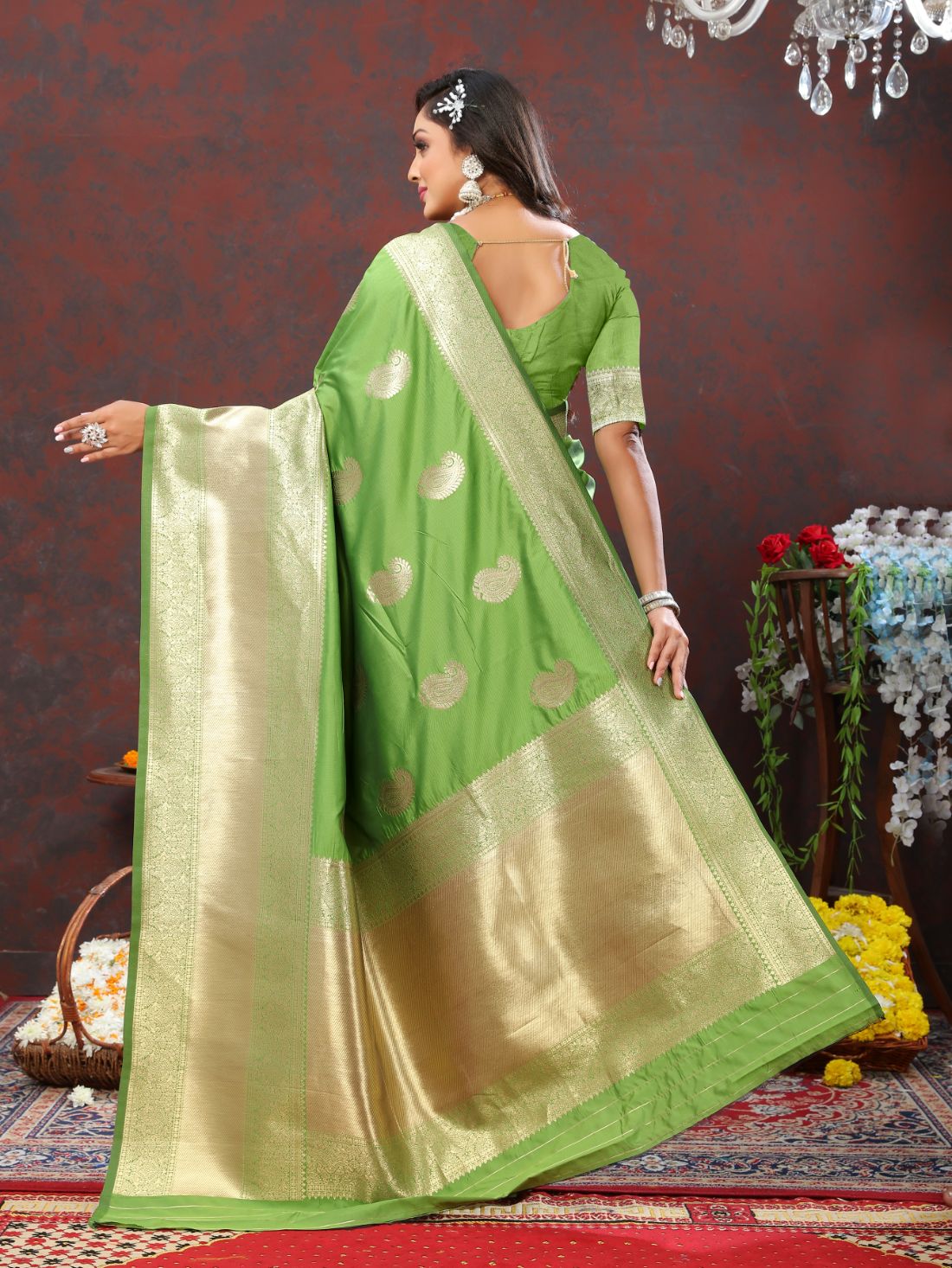 Light Green Color Exclusive Soft Silk Zari Woven Work With Rich Pallu and Contrast Border With Tessels Women's Saree with Unstiched Blouse Pieces.