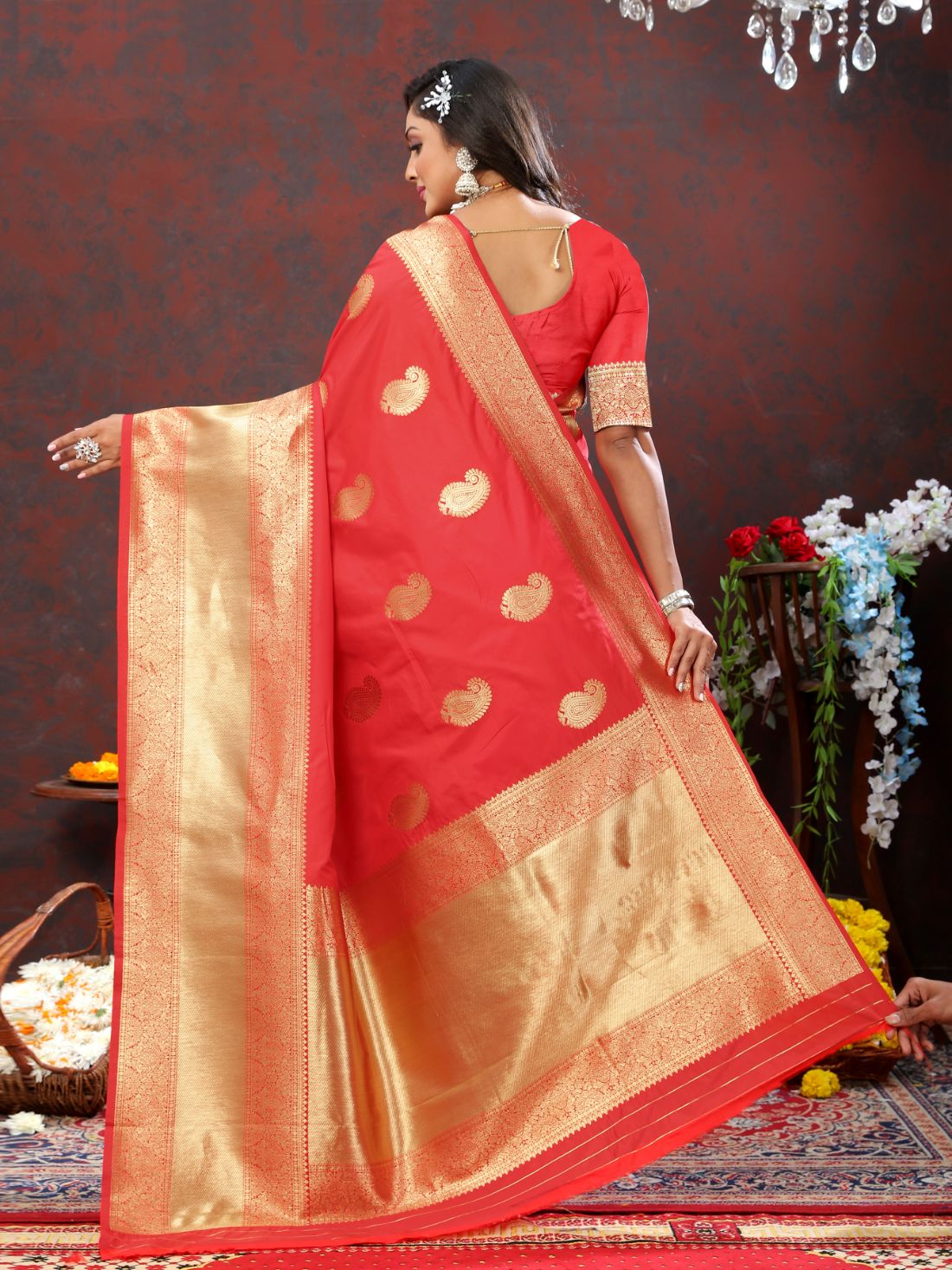 Red Color Exclusive Soft Silk Zari Woven Work With Rich Pallu and Contrast Border With Tessels Women's Saree with Unstiched Blouse Pieces.