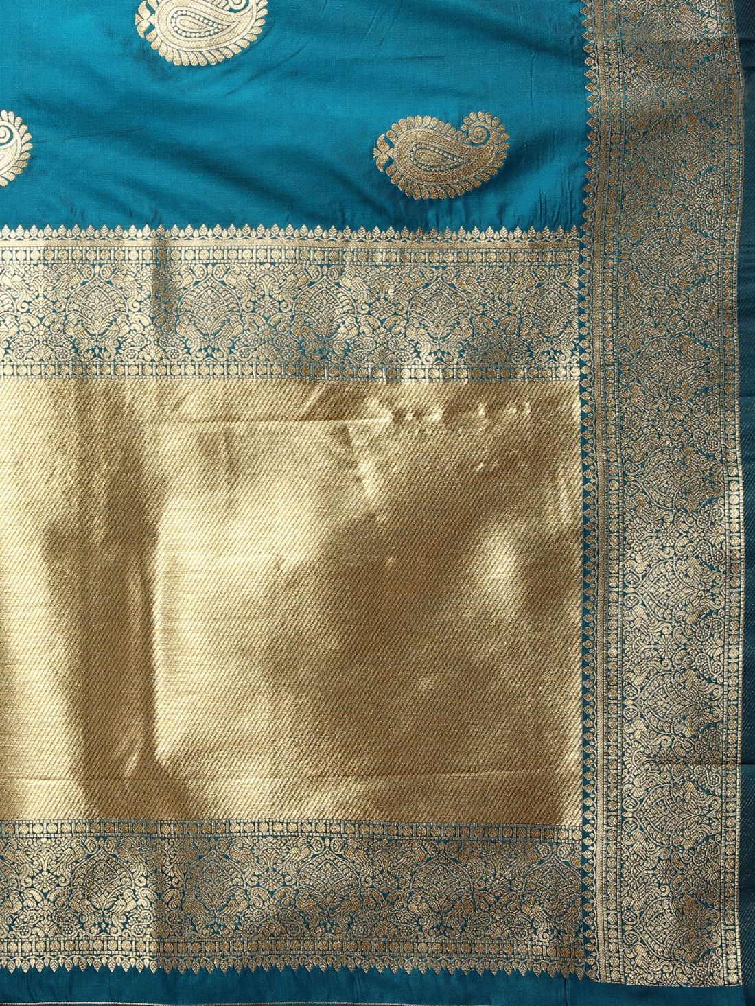 Aqua Blue Color Exclusive Soft Silk Zari Woven Work With Rich Pallu and Contrast Border With Tessels Women's Saree with Unstiched Blouse Pieces.