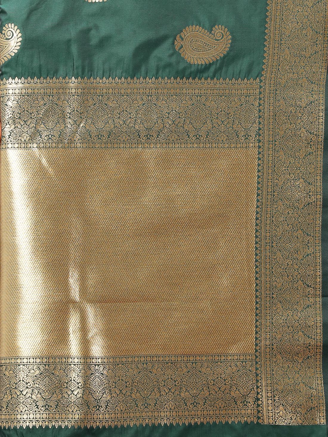Dark Green Color Exclusive Soft Silk Zari Woven Work With Rich Pallu and Contrast Border With Tessels Women's Saree with Unstiched Blouse Pieces.
