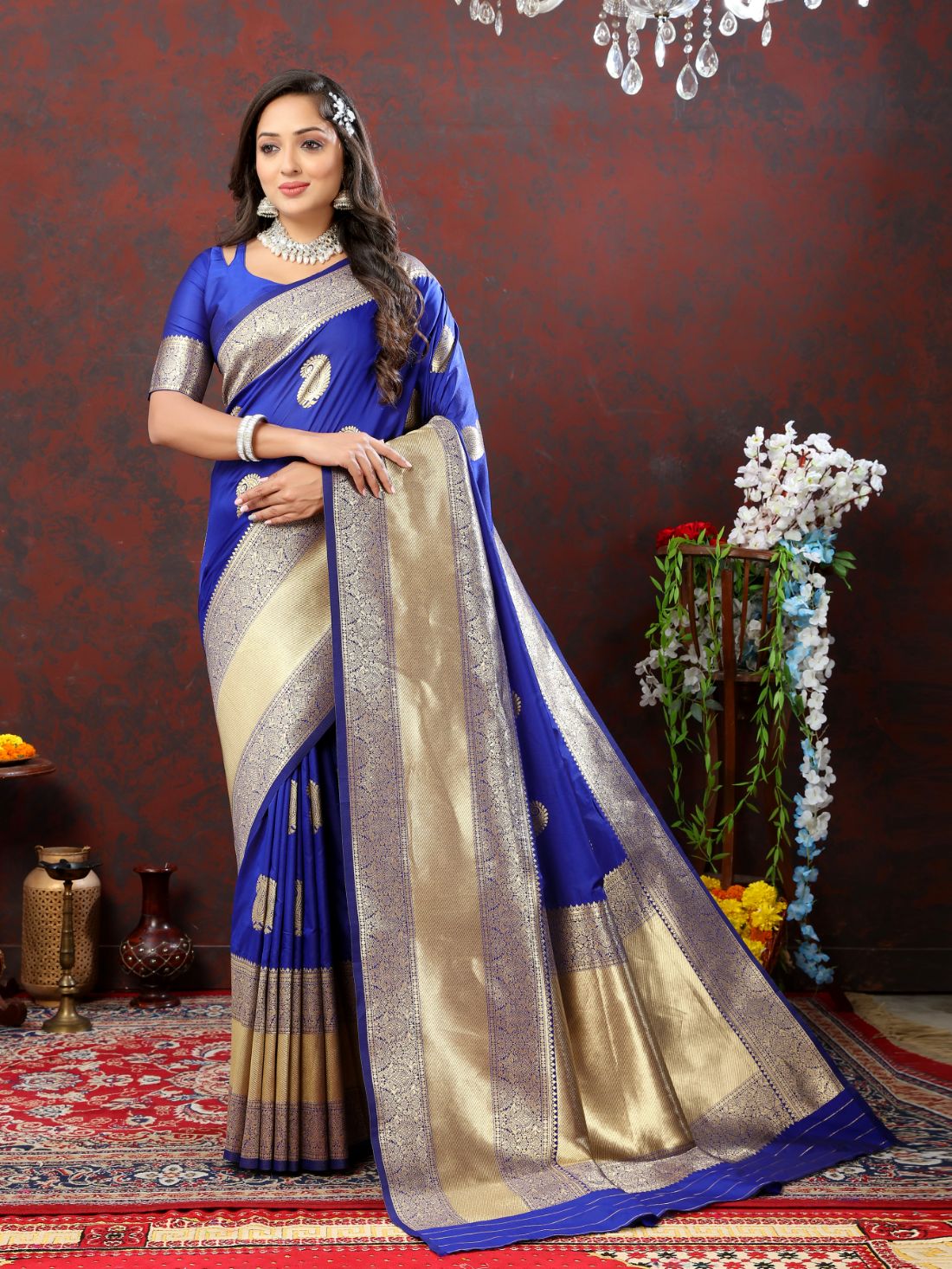 Royal Blue Color Exclusive Soft Silk Zari Woven Work With Rich Pallu and Contrast Border With Tessels Women's Saree with Unstiched Blouse Pieces.