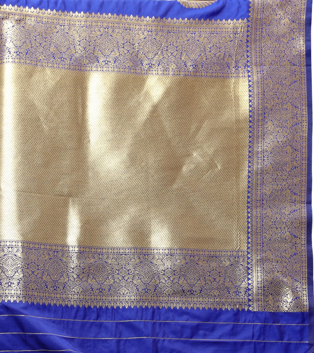 Royal Blue Color Exclusive Soft Silk Zari Woven Work With Rich Pallu and Contrast Border With Tessels Women's Saree with Unstiched Blouse Pieces.