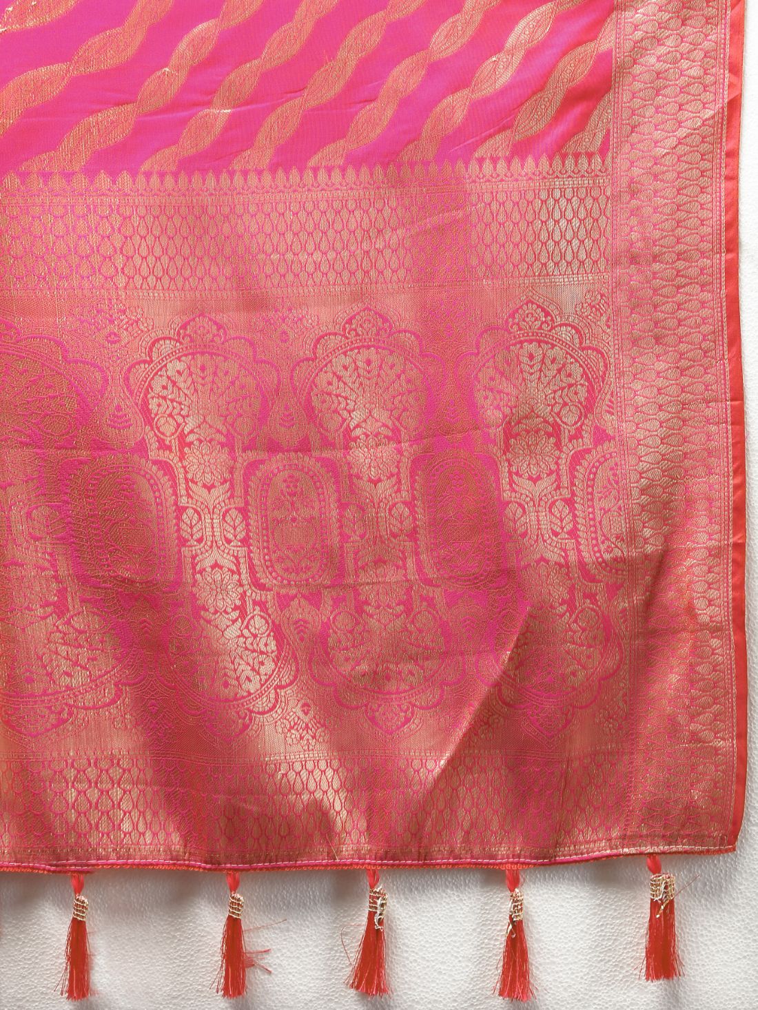 Pink Color Exclusive Soft Silk Zari Woven Work With Rich Pallu and Contrast Border With Tessels Women's Saree with Unstiched Blouse Pieces.