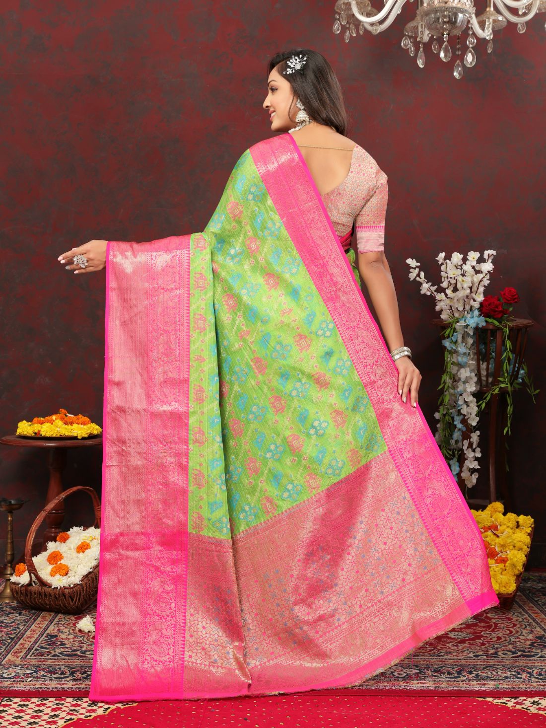 Light Green Color Soft Cotton Silk Saree With Meenakari Weawing Design And Rich Zari Weawing Pallu And Contras Border With Unstiched Blouse Piease.