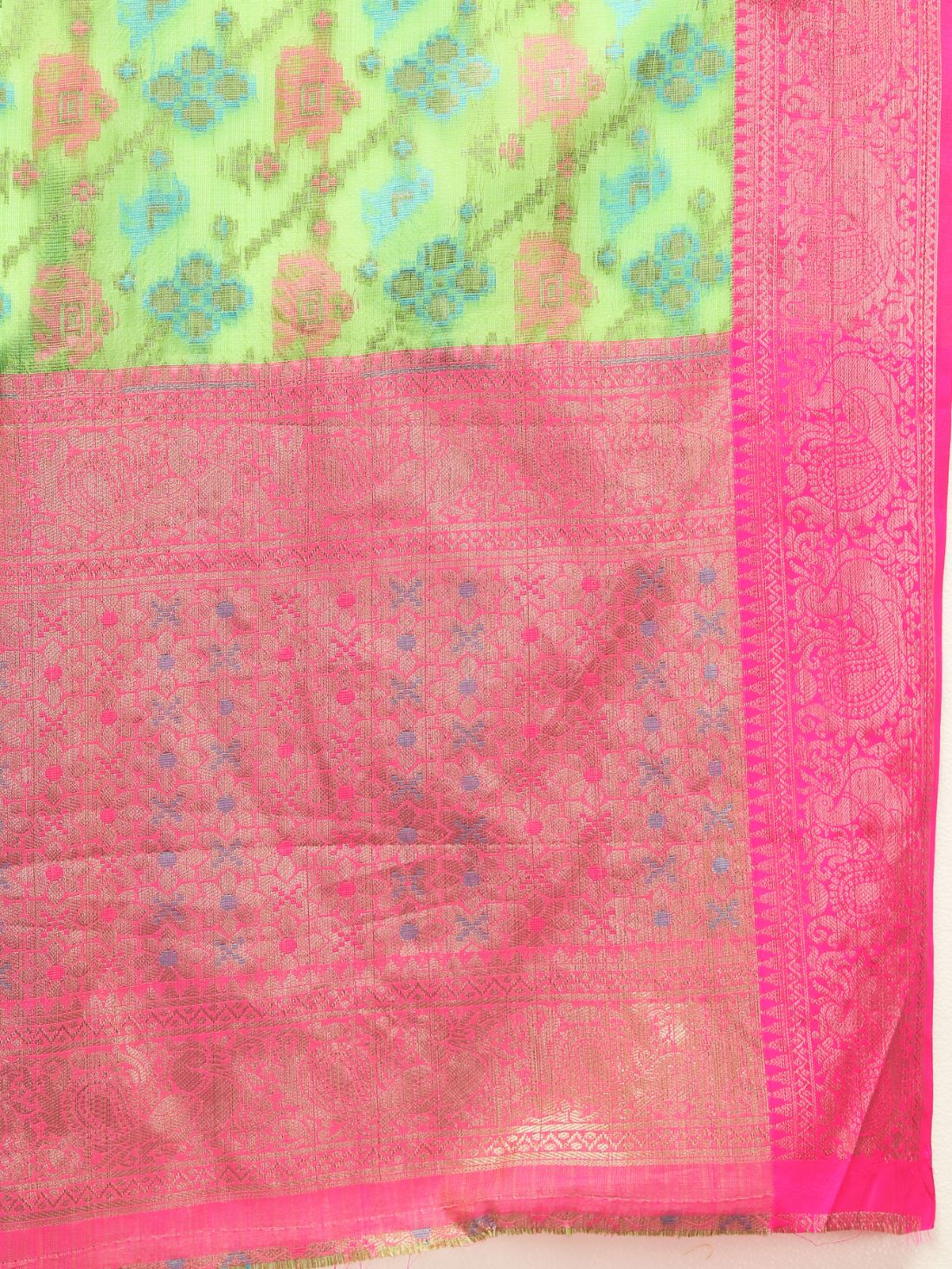 Light Green Color Soft Cotton Silk Saree With Meenakari Weawing Design And Rich Zari Weawing Pallu And Contras Border With Unstiched Blouse Piease.