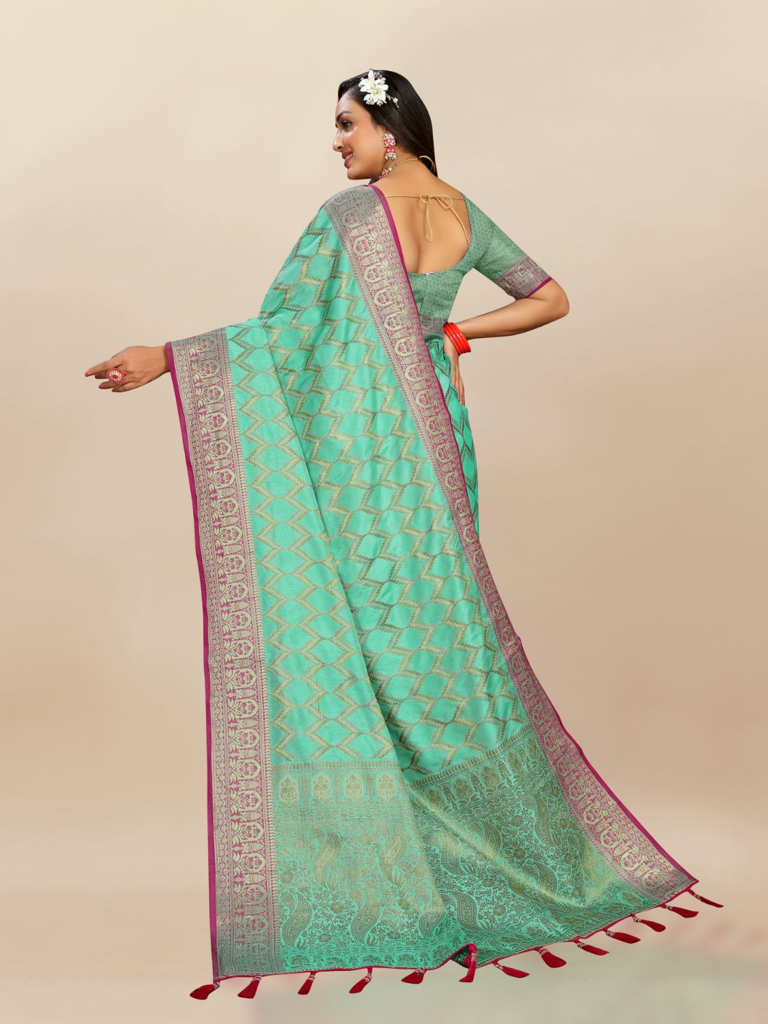 Aqua Blue Color Soft katan silk saree with copper zari weawing design and Rich Zari weawing Pallu with Unstiched Blouse piece.