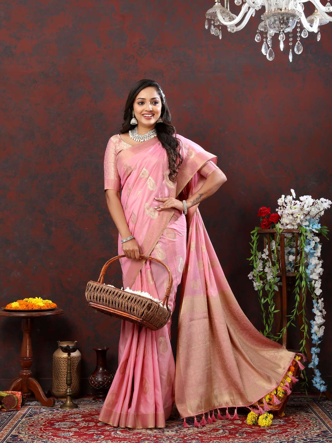 Pink Soft Cotton Silk Saree With Zari Weawing Design And Rich Zari Weawing Pallu With Contrast Border & Tessels Attach In Pallu With Unstiched Blouse Pieces.