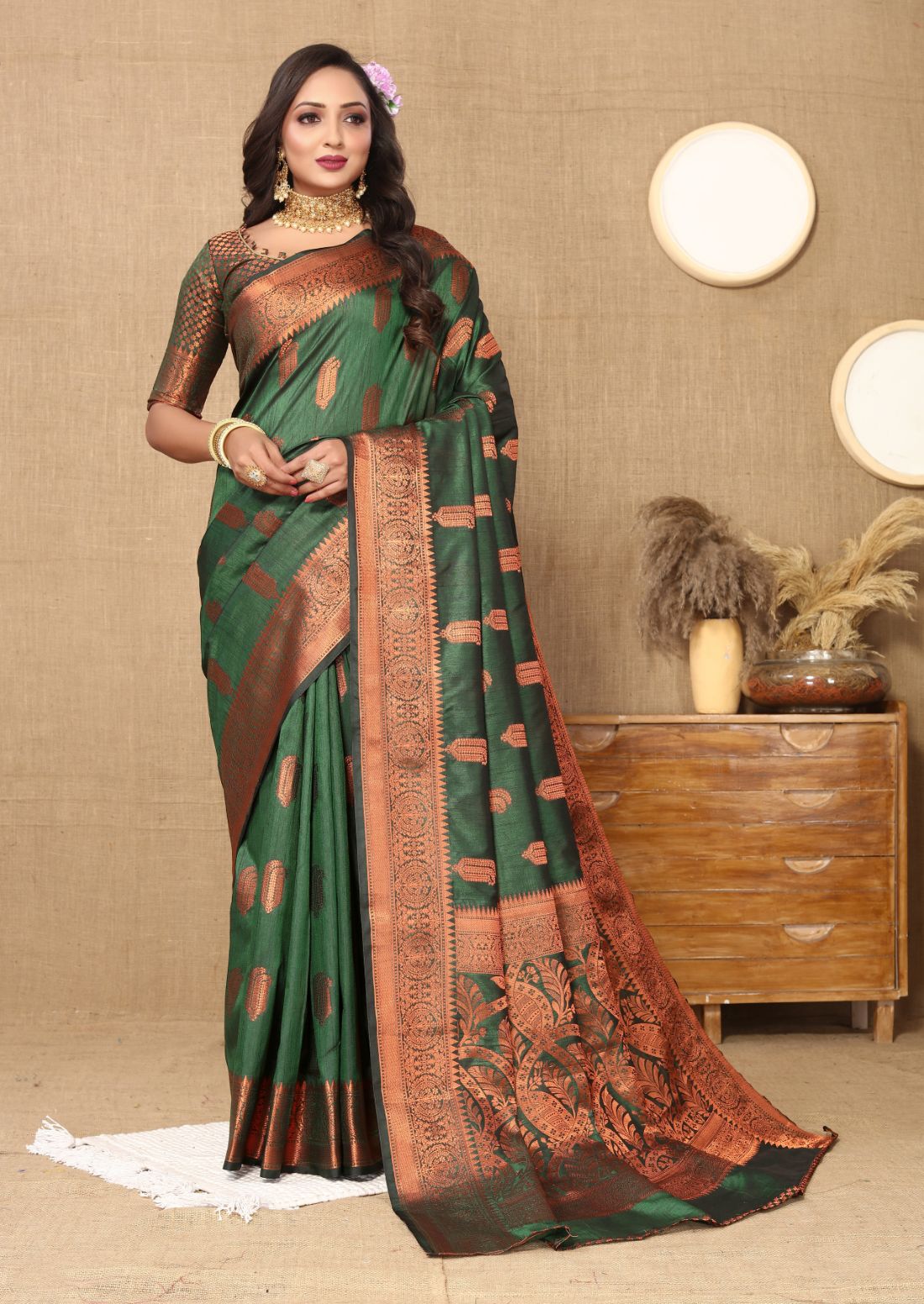 Green Color Soft katan silk saree with copper zari weawing design and Rich Zari weawing Pallu with Unstiched Blouse piece.