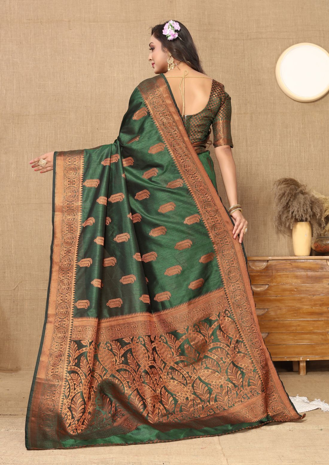 Green Color Soft katan silk saree with copper zari weawing design and Rich Zari weawing Pallu with Unstiched Blouse piece.