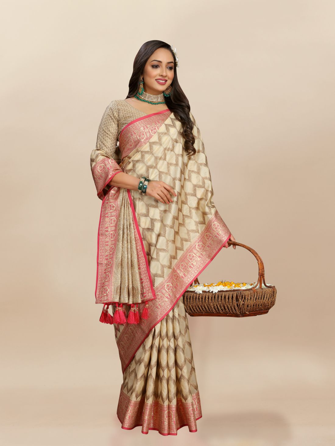 Cream Color Soft katan silk saree with copper zari weawing design and Rich Zari weawing Pallu with Unstiched Blouse piece.