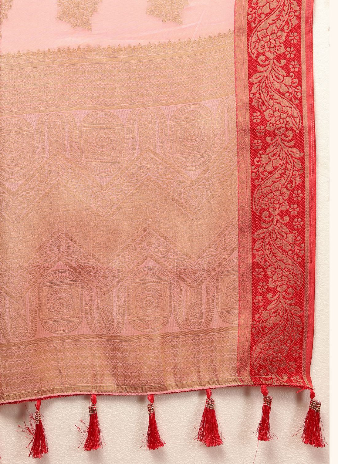 Peach Soft Cotton Silk Saree with Zari Weawing Design and Rich Zari Weawing Pallu with Contrast Border & Tessels attach in Pallu with Unstiched Blouse Pieces.