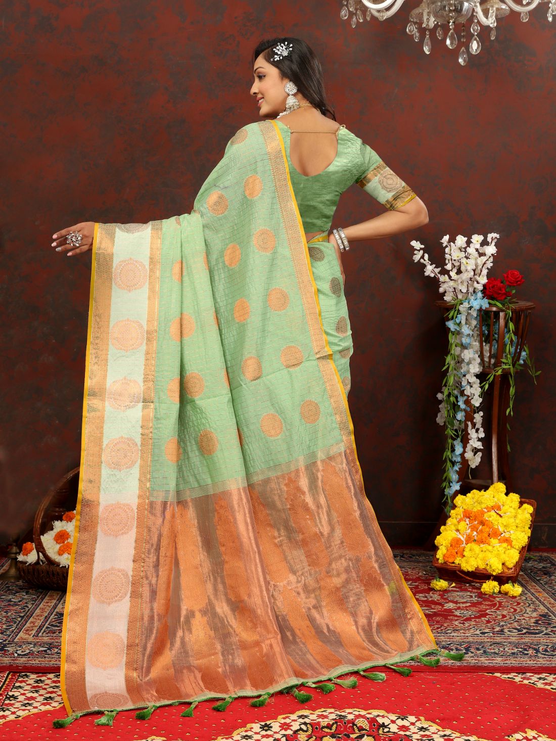 Light Green Soft Cotton Silk Saree With Zari Weawing Design And Rich Zari Weawing Pallu With Contrast Border & Tessels Attach In Pallu With Unstiched Blouse Pieces.