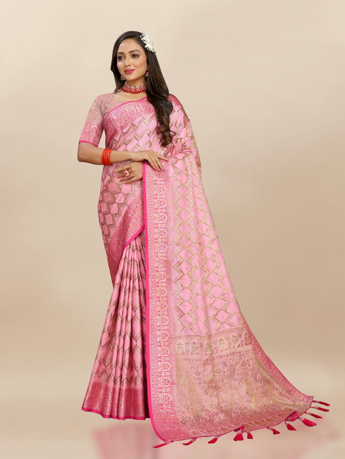 Pink Color Soft katan silk saree with copper zari weawing design and Rich Zari weawing Pallu with Unstiched Blouse piece.