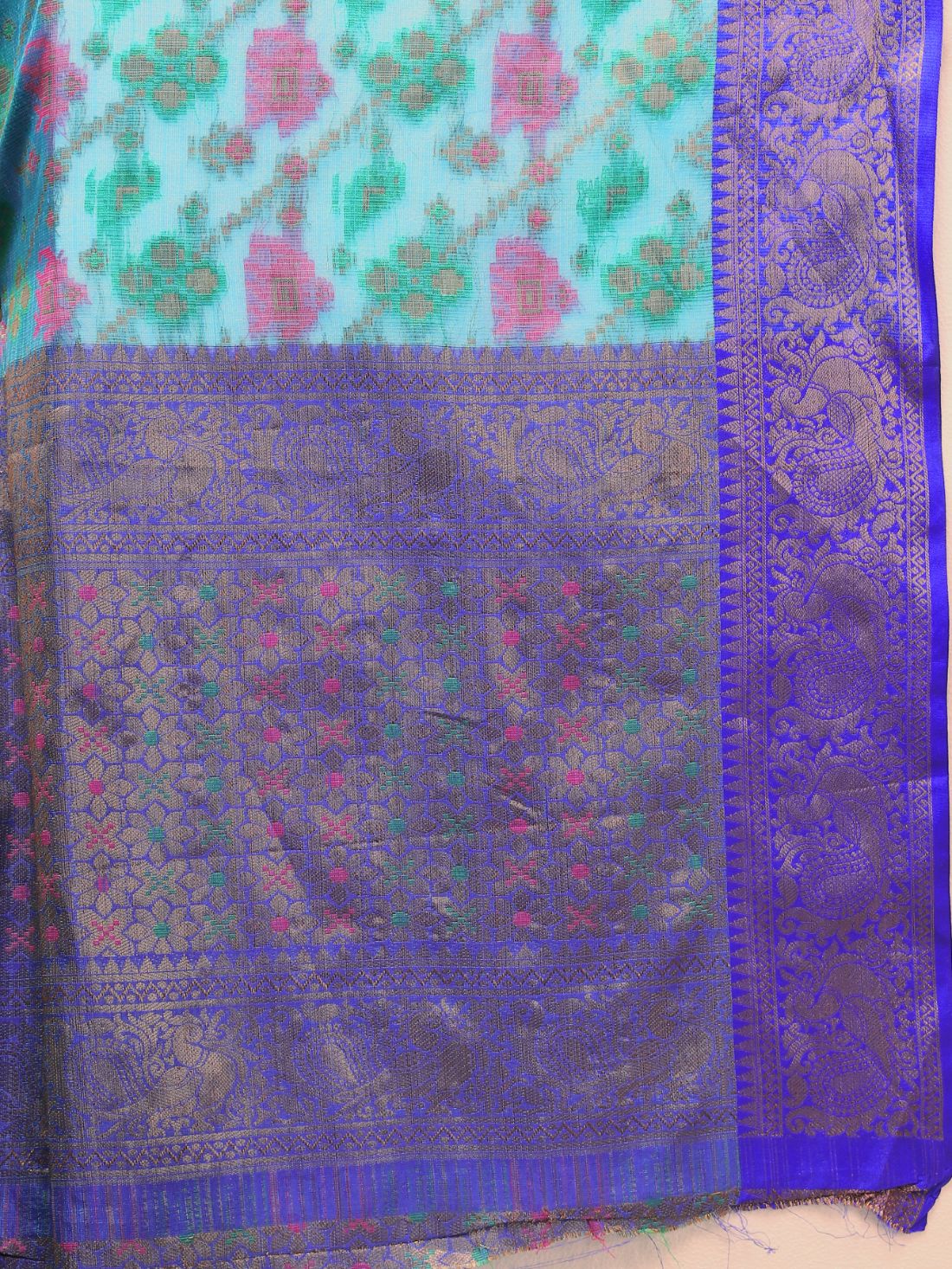 Light Blue Color Soft Cotton Silk Saree With Meenakari Weawing Design And Rich Zari Weawing Pallu And Contras Border With Unstiched Blouse Piease.