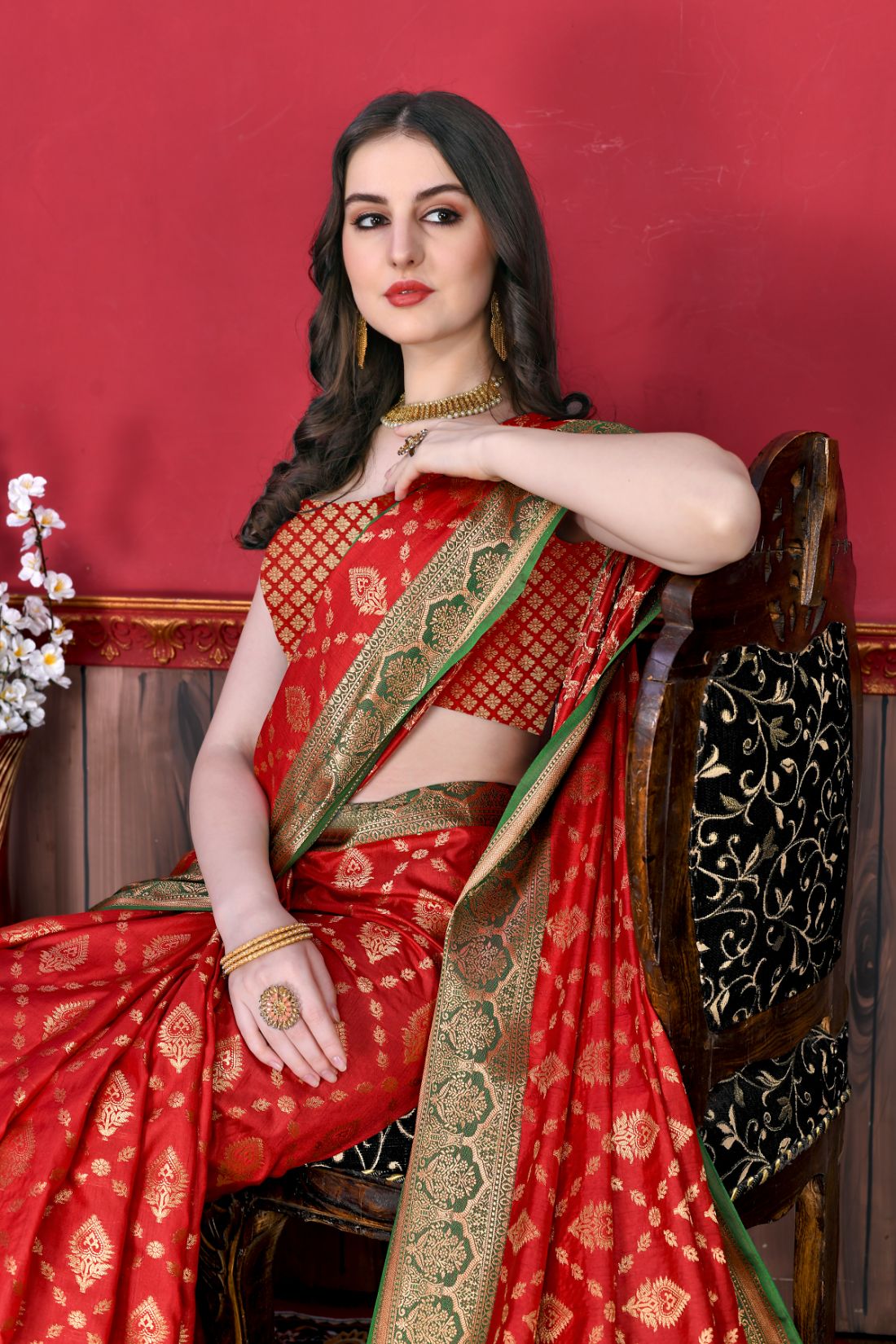 Red Color Exclusive Soft Silk Zari Woven Work With Rich Pallu and Contrast Border With Tessels Women's Saree with Unstiched Blouse Pieces.