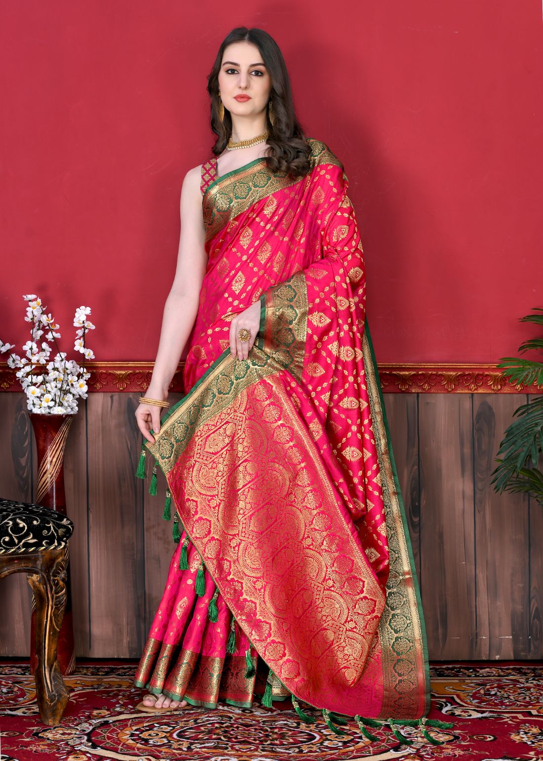 Pink Color Exclusive Soft Silk Zari Woven Work With Rich Pallu and Contrast Border With Tessels Women's Saree with Unstiched Blouse Pieces.