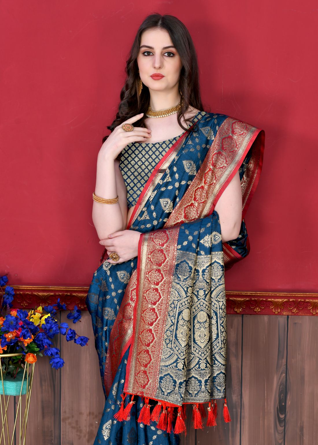 Nevy Blue Color Exclusive Soft Silk Zari Woven Work With Rich Pallu and Contrast Border With Tessels Women's Saree with Unstiched Blouse Pieces.