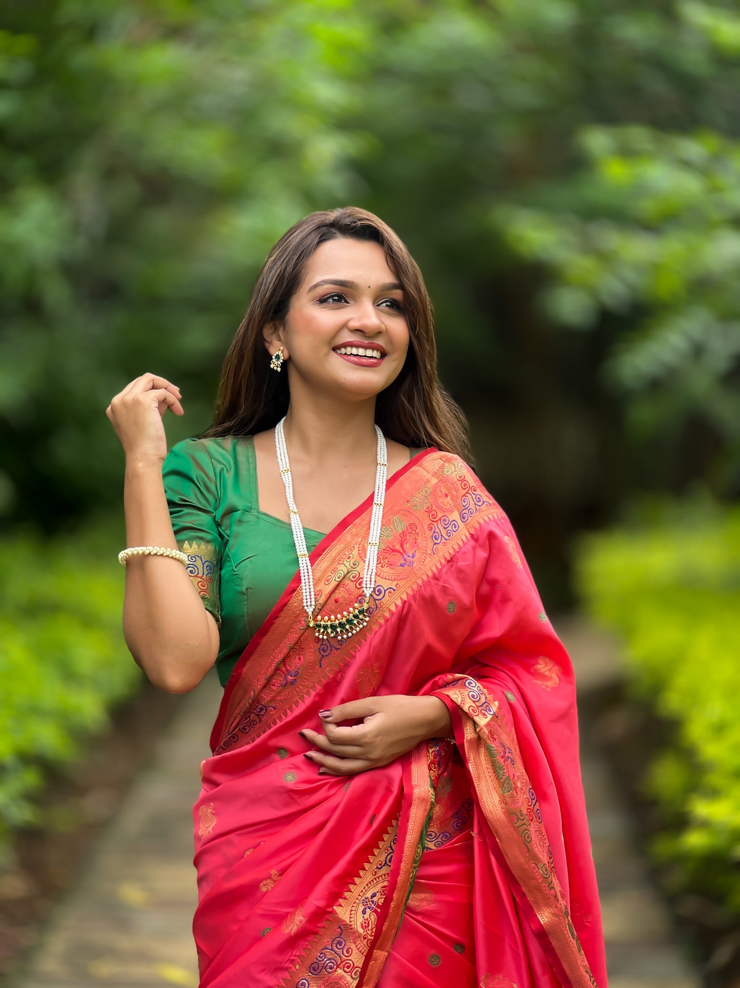 Soft Pethani Silk Saree With Minakari Weaving Design And Minakari Weaving Rich Pallu With Turning Peacock Border
