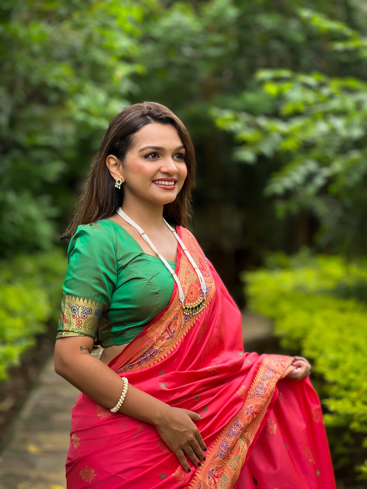 Soft Pethani Silk Saree With Minakari Weaving Design And Minakari Weaving Rich Pallu With Turning Peacock Border