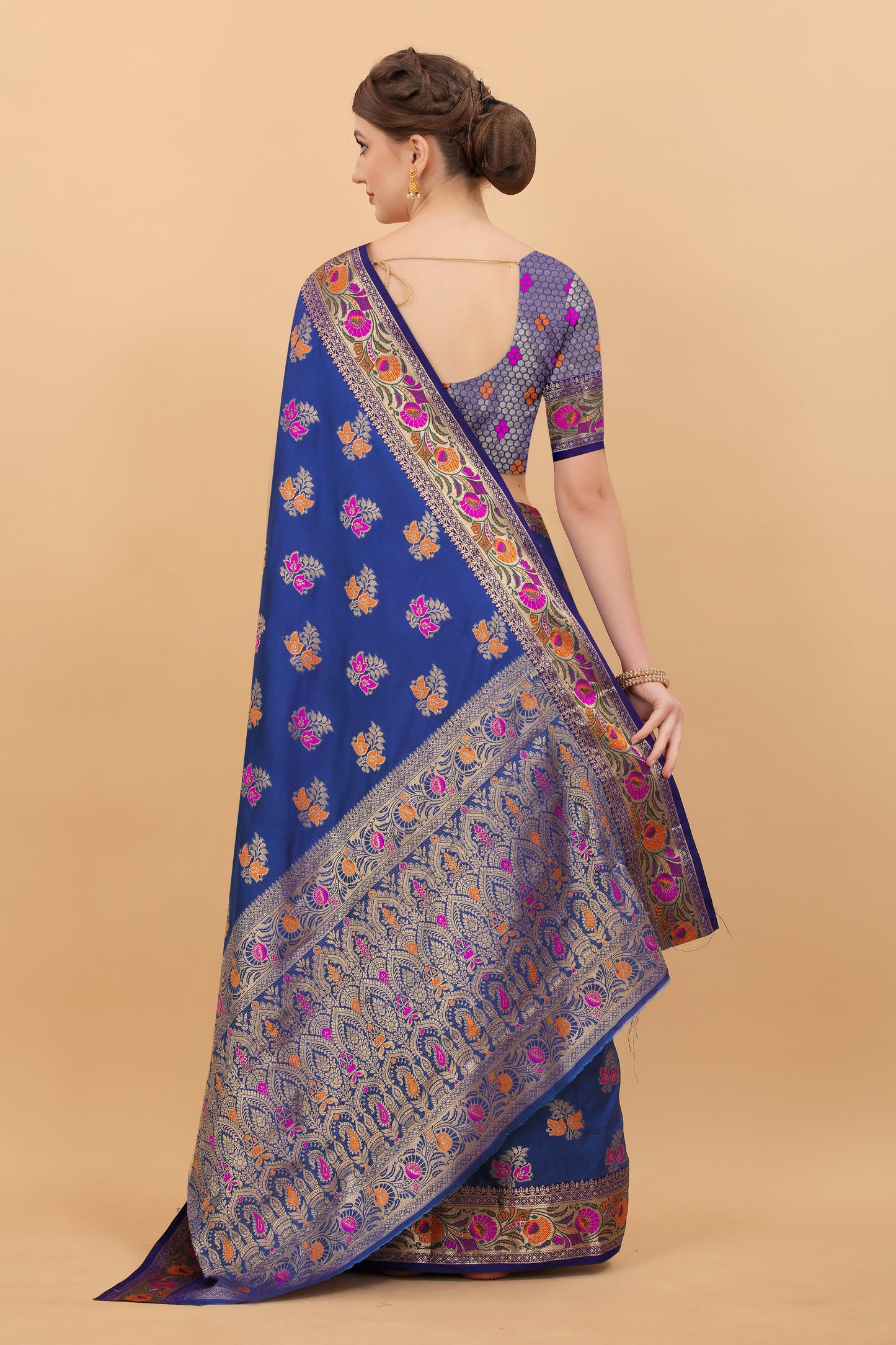 Soft Silk saree with Meenakari weawing design and Rich Zari weawing Pallu with zari weawing border