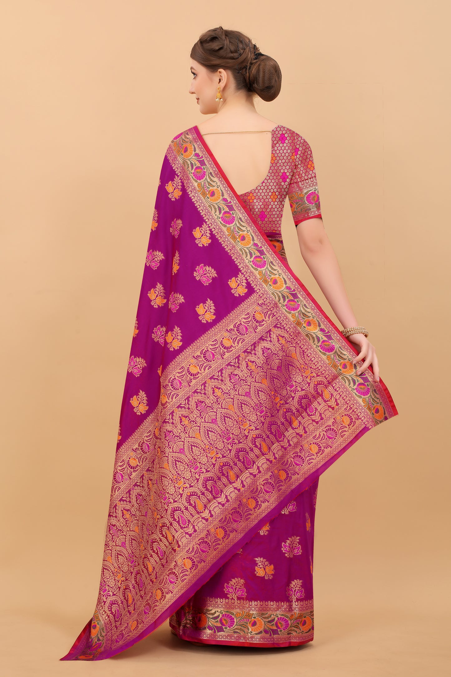 Soft Silk saree with Meenakari weawing design and Rich Zari weawing Pallu with zari weawing border
