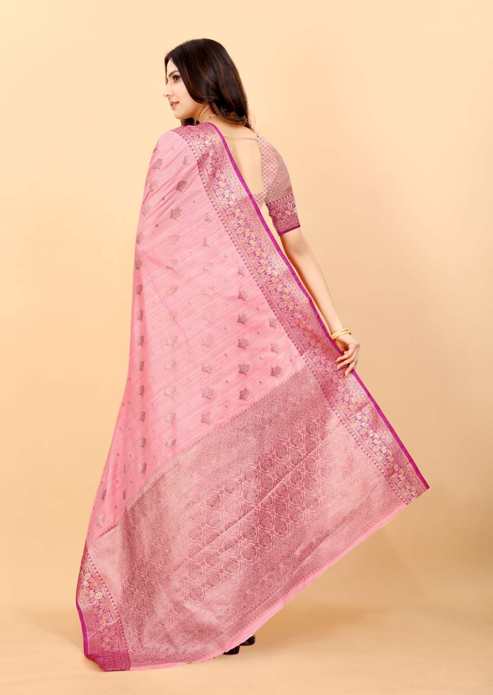 Pink Color Soft Magic Slub Soft Silk Saree With Rich golden Zari Woven Pallu & Zari weaving Border Saree With Unstitch Blouse Pieces.