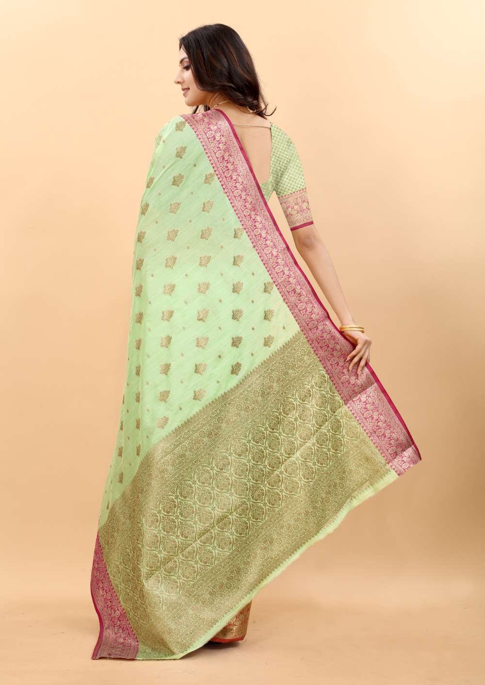 Pista Color Soft Magic Slub Soft Silk Saree With Rich golden Zari Woven Pallu & Zari weaving Border Saree With Unstitch Blouse Pieces.