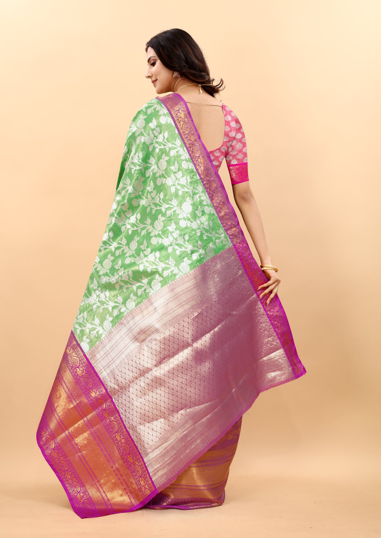 Women's Soft Kanjeevaram Silk Saree with Golden Zari Woven and Beautiful Rich Pallu Design & Jacquard Work Saree With Unstiched Blouse Piece.