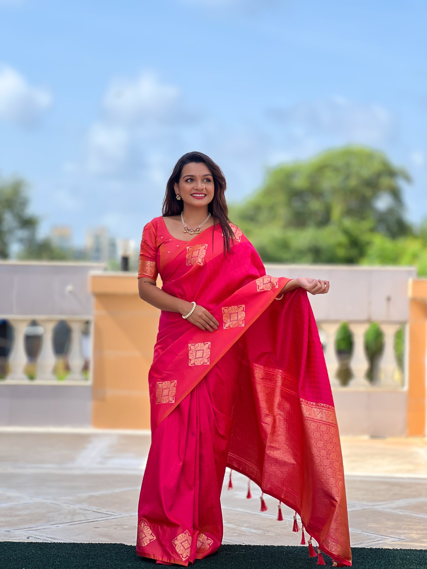 Sonpari Silk Zari Weaving Border Saree