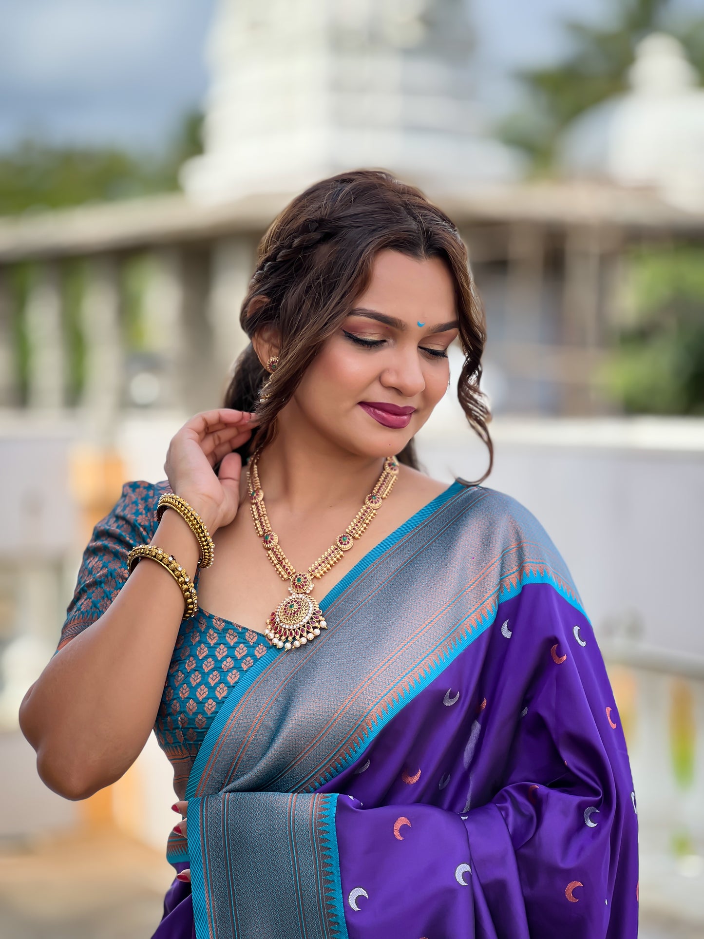 Chandrakor Traditional Paithani Saree With Contrast Running Blouse