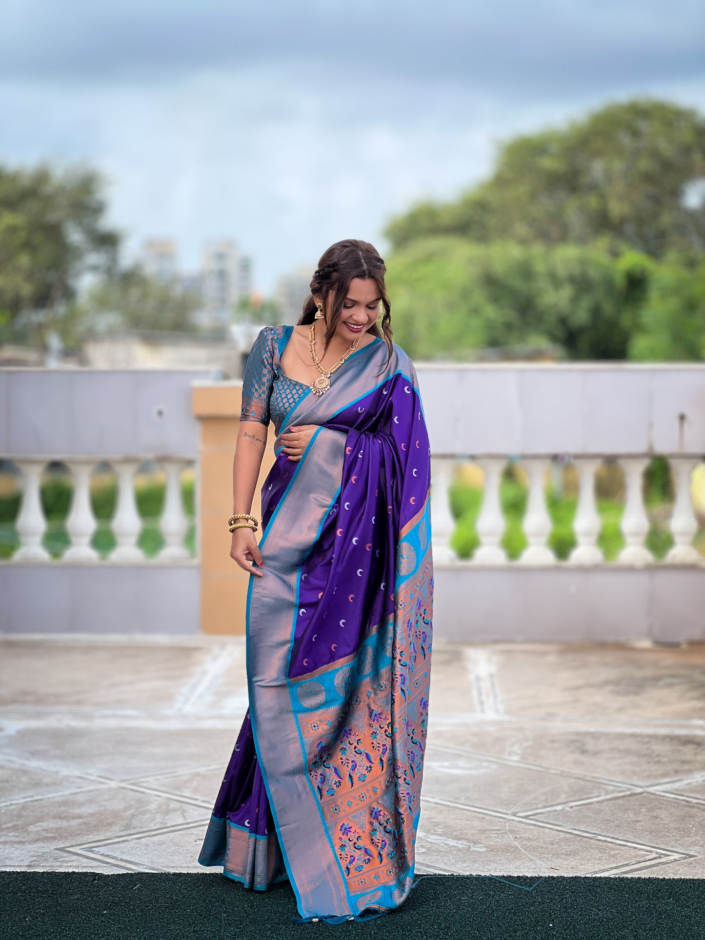 Chandrakor Traditional Paithani Saree With Contrast Running Blouse