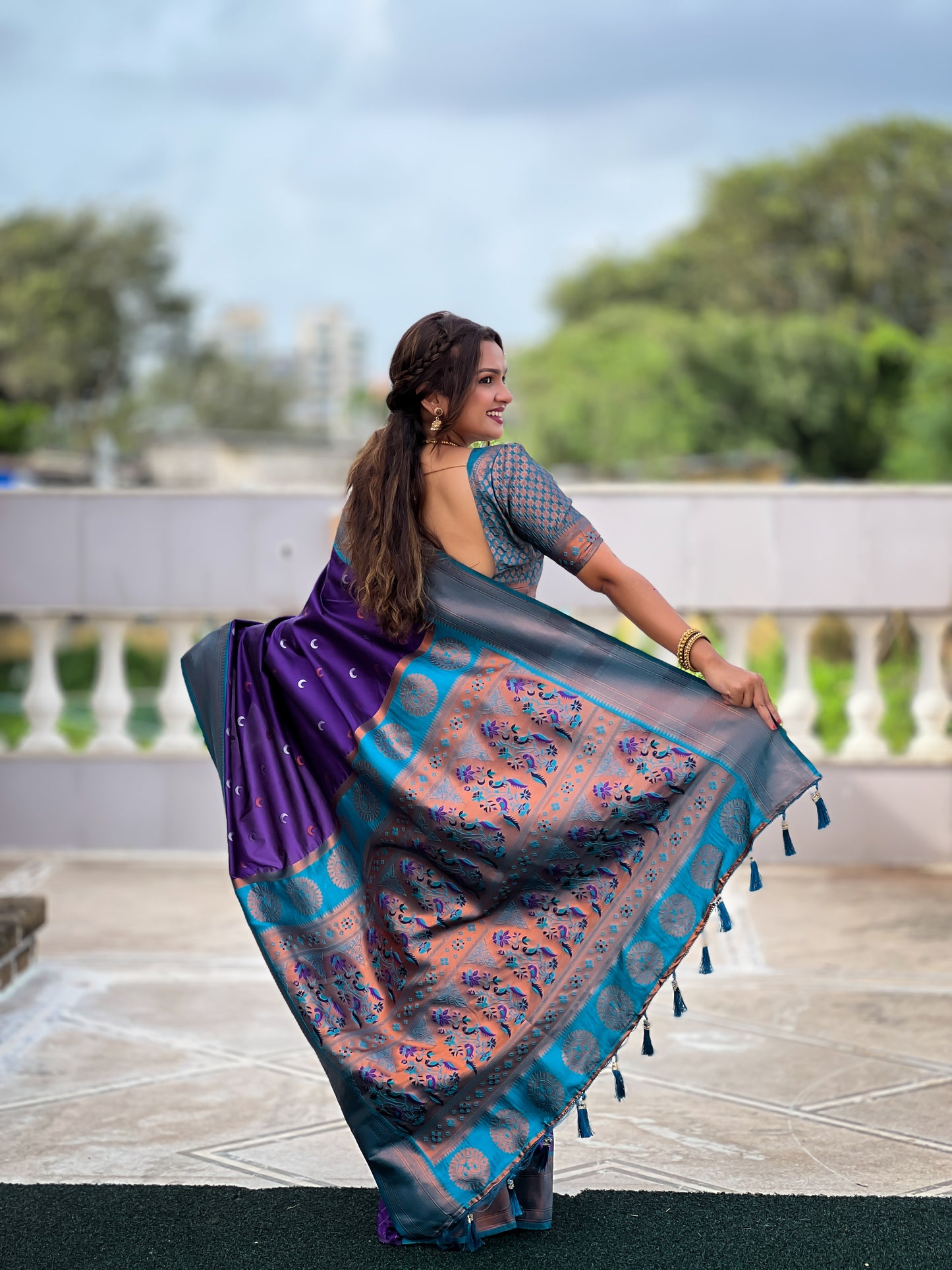 Chandrakor Traditional Paithani Saree With Contrast Running Blouse