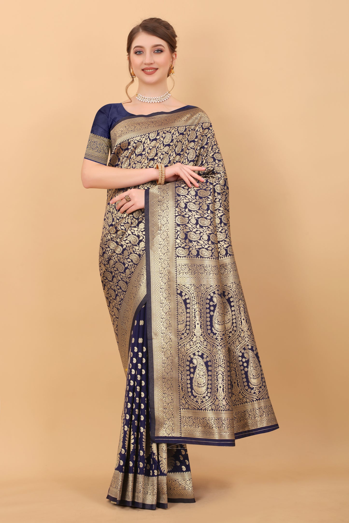 Kanjivaram Silk Saree With Rich golden Zari Wooven Pallu & Zari weawing Border With Beautiful Zari motifs weawing all over the Saree