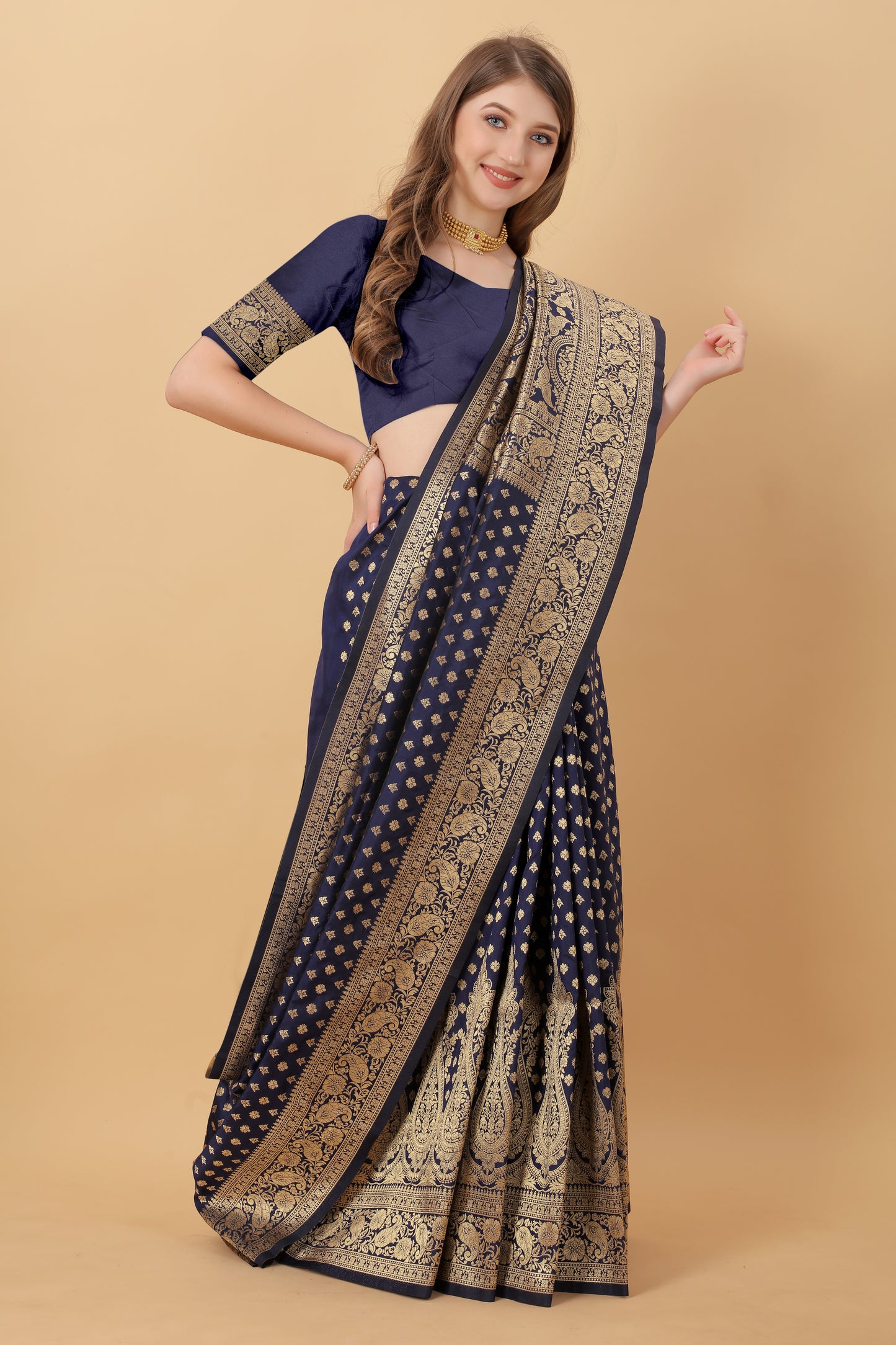 Kanjivaram Silk Saree With Rich golden Zari Wooven Pallu & Zari weawing Border With Beautiful Zari motifs weawing all over the Saree