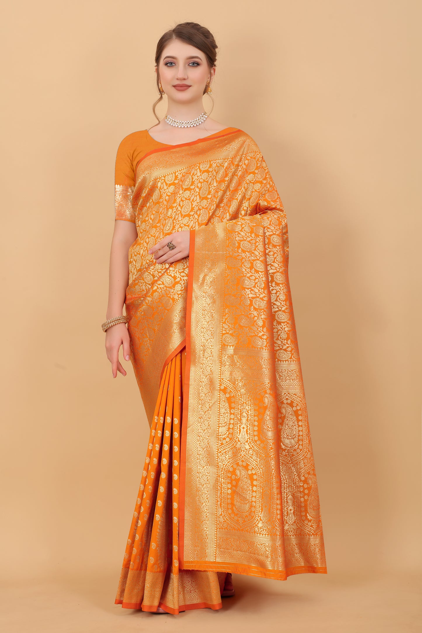 Kanjivaram Silk Saree With Rich golden Zari Wooven Pallu & Zari weawing Border With Beautiful Zari motifs weawing all over the Saree (Copy)