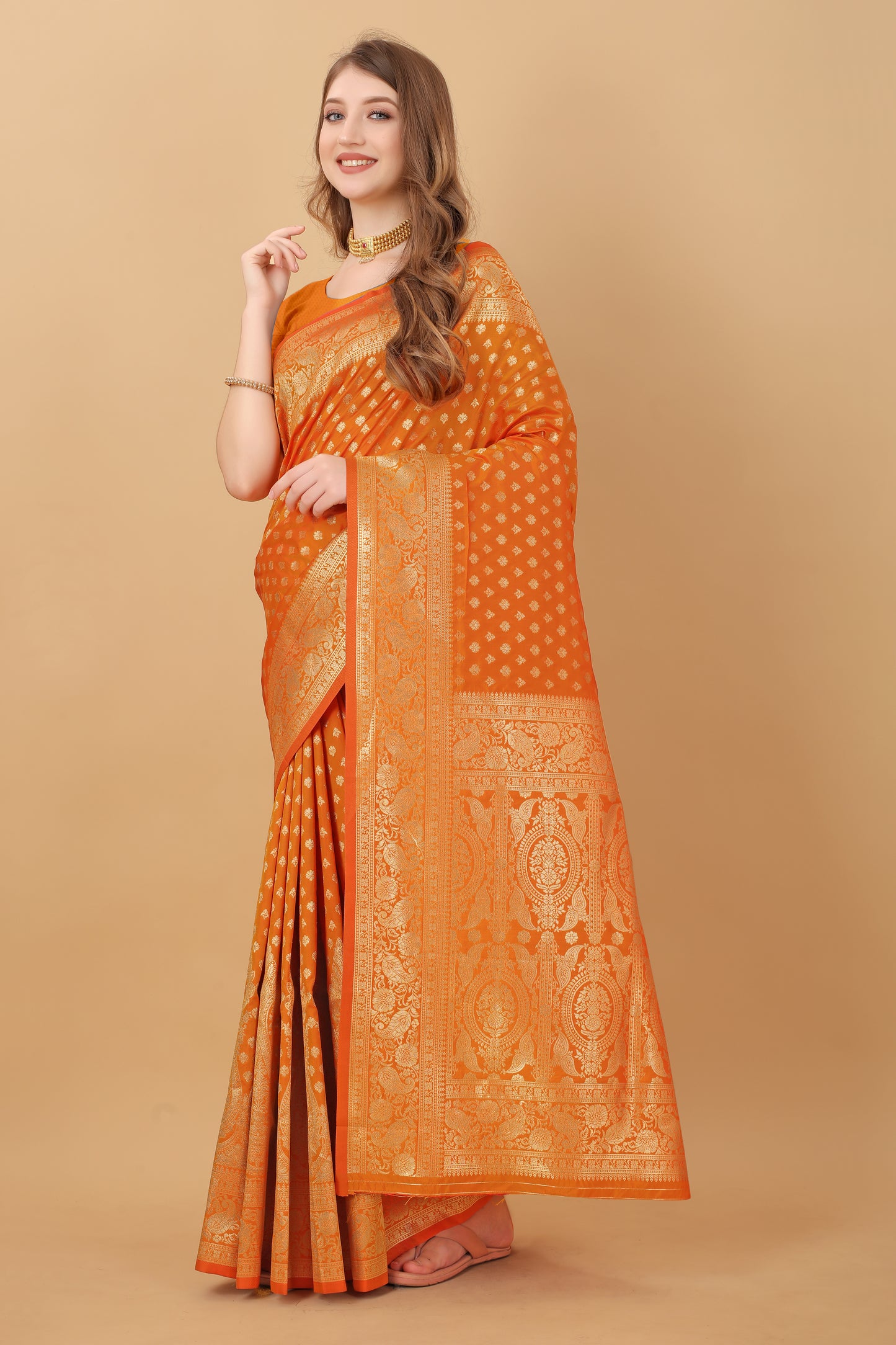 Kanjivaram Silk Saree With Rich golden Zari Wooven Pallu & Zari weawing Border With Beautiful Zari motifs weawing all over the Saree