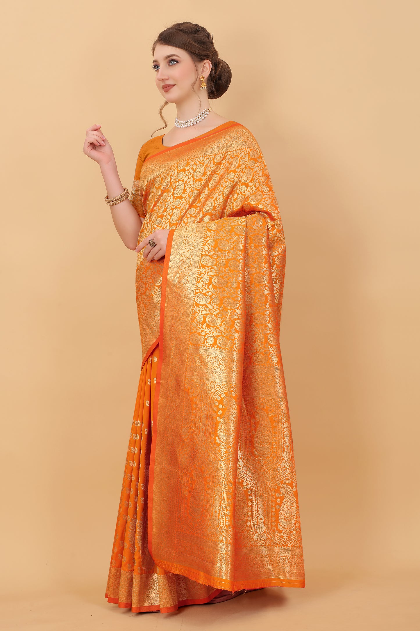 Kanjivaram Silk Saree With Rich golden Zari Wooven Pallu & Zari weawing Border With Beautiful Zari motifs weawing all over the Saree (Copy)
