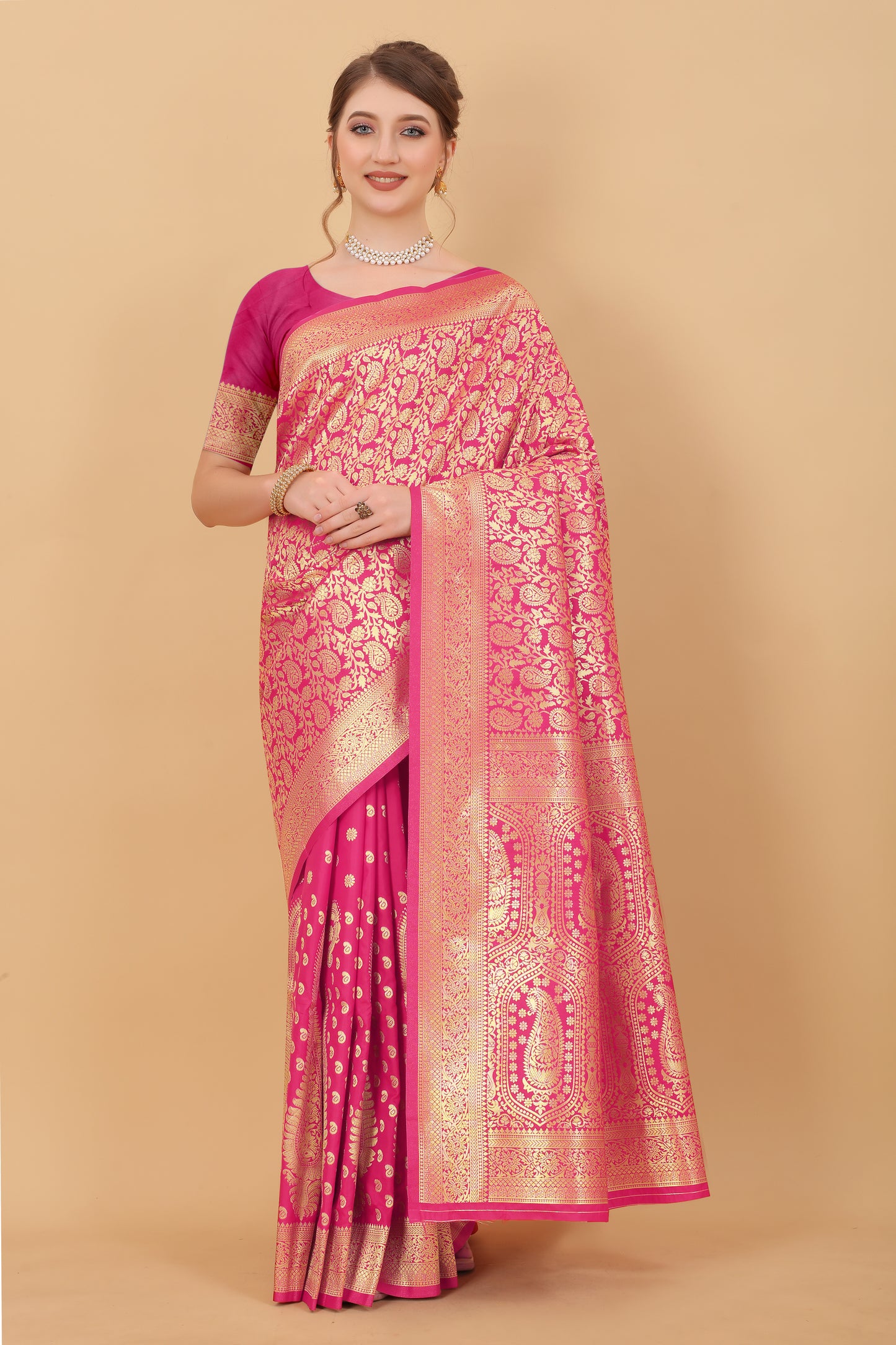 Kanjivaram Silk Saree With Rich golden Zari Wooven Pallu & Zari weawing Border With Beautiful Zari motifs weawing all over the Saree